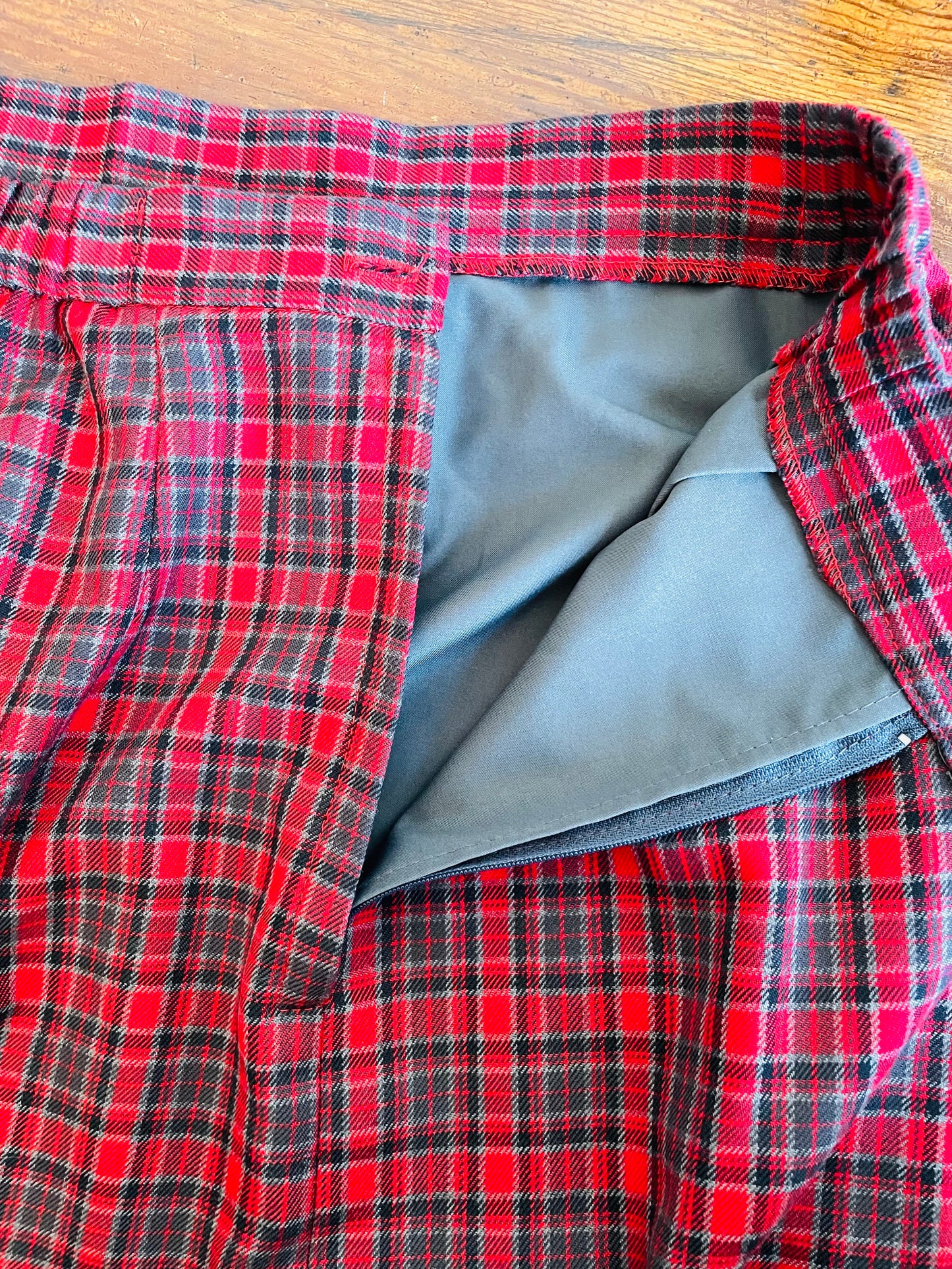 D'Allaird's Petites Plaid Kilt Skirt - Size 10 - 29" Waist - Made in Canada