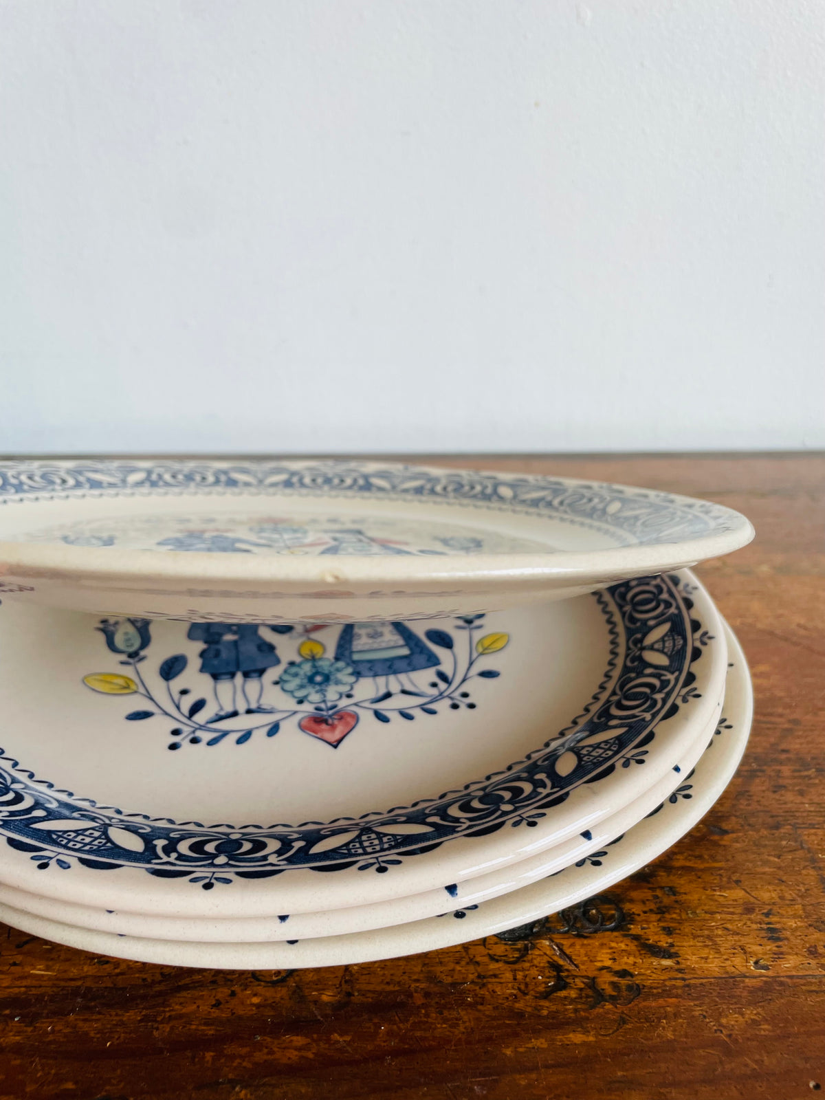 Vintage Johnson Brothers Hearts & Flowers Staffordshire England Old Granite Ironstone 10" Dinner Plate Dishes - Set of 4