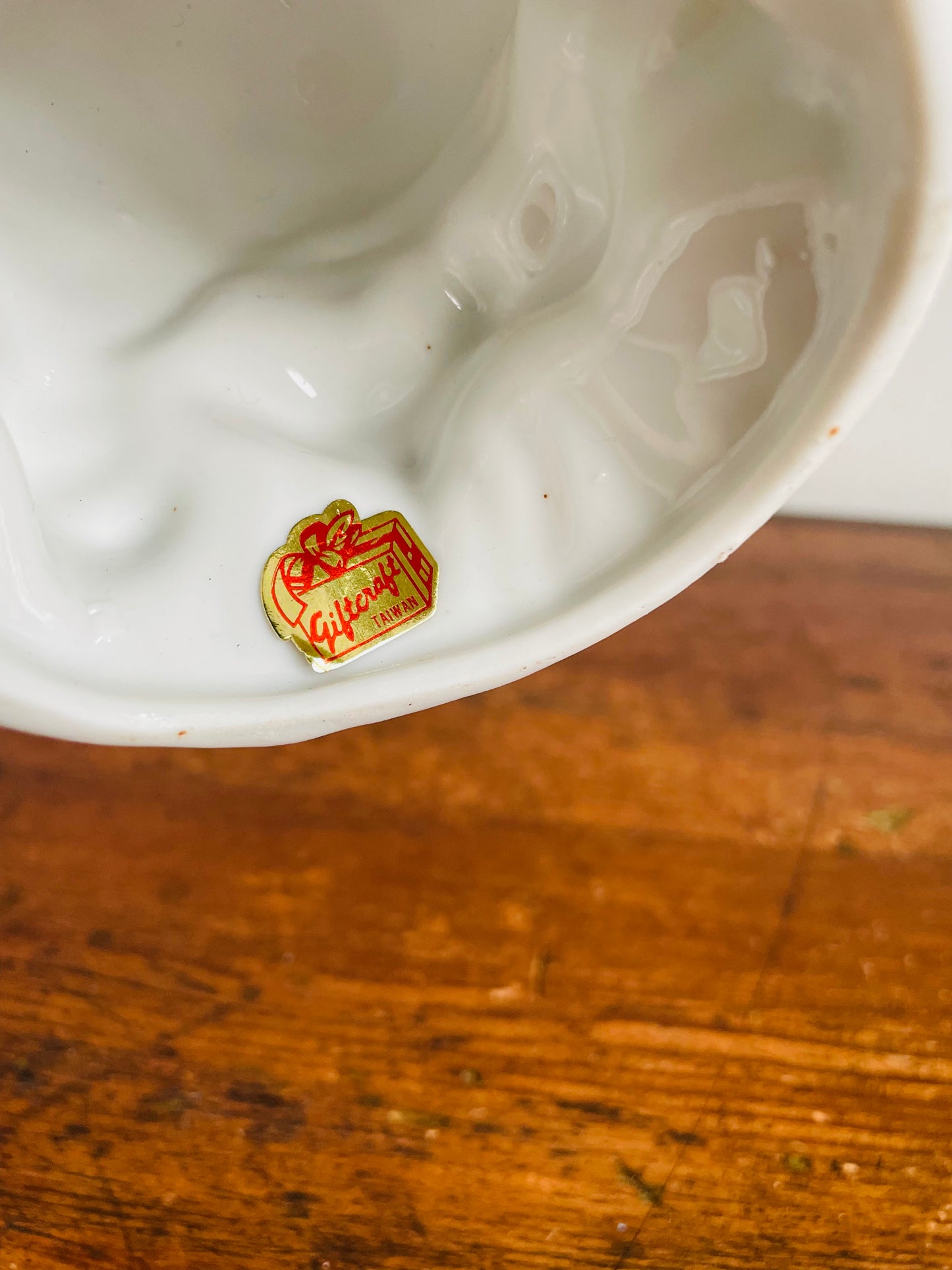 Vintage Giftcraft Taiwan Ceramic Winking Santa Claus with Pipe Figurine