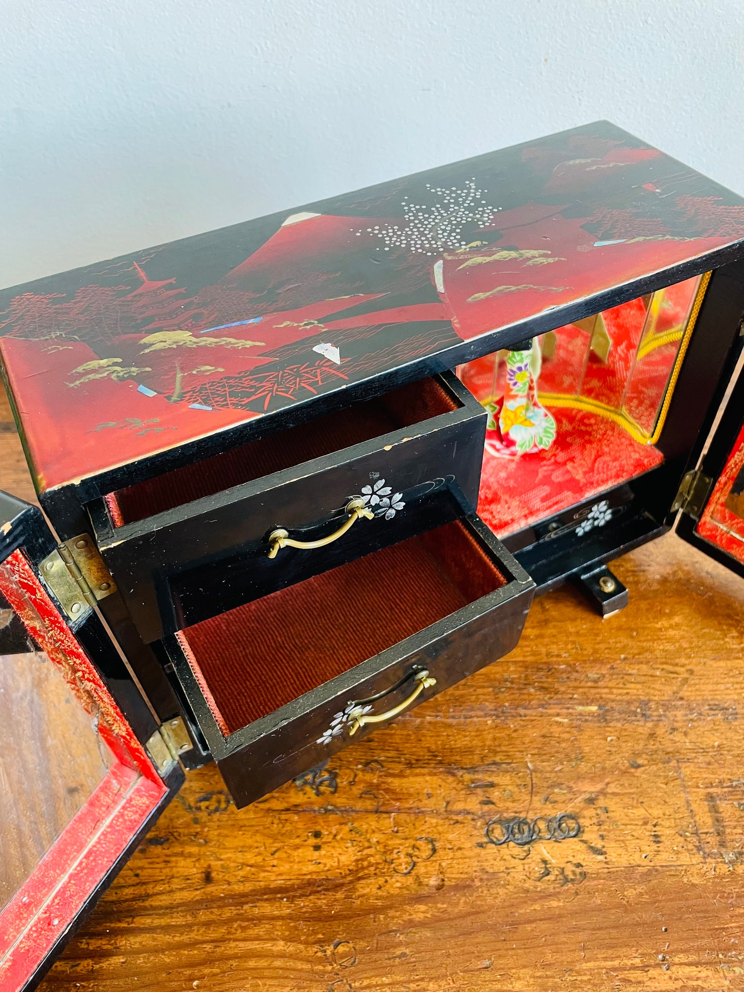 Vintage Japanese Black Lacquer Wood Musical Jewellery Box Cabinet with Mirrors, Drawers & Geisha Woman - Made in Japan - Tested/Works