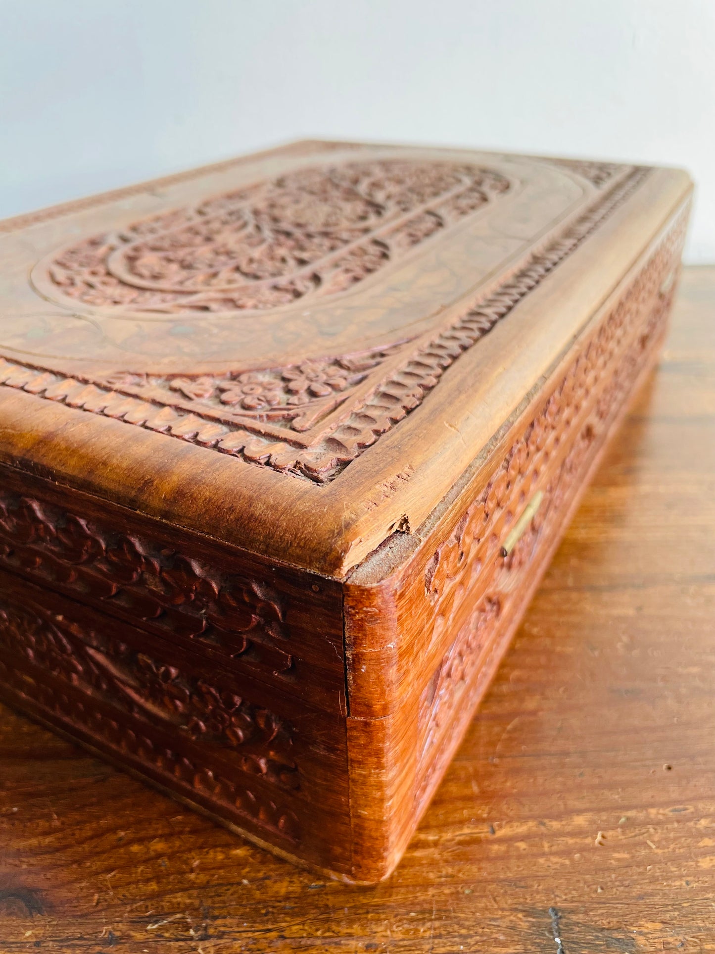 Large Indian Rosewood Jewellery Box with Hinged Lid, Velvet Lined Interior & Ornate Carved Flower with Brass Inlay Design