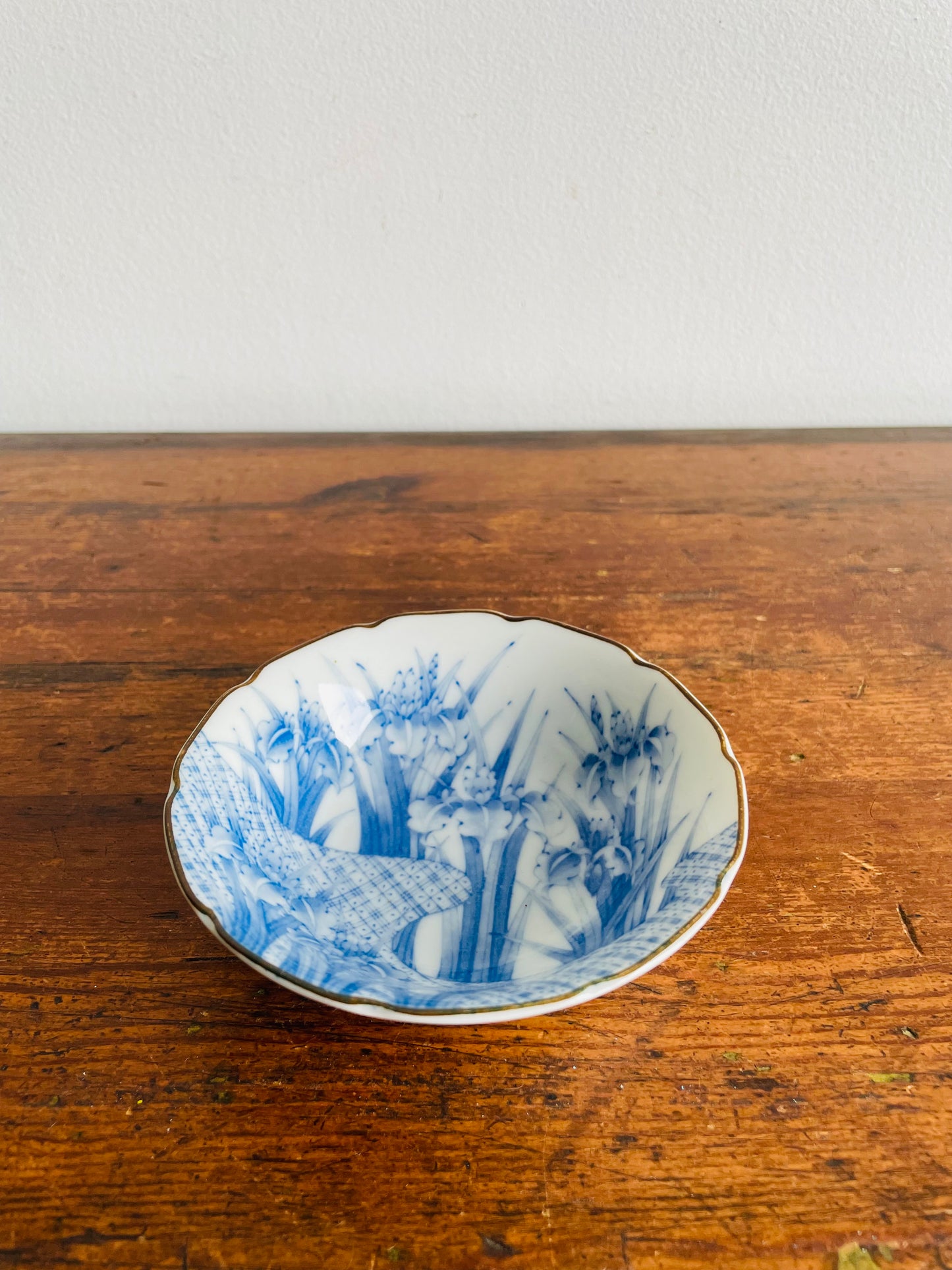 Japanese Trinket Bowl Dish with Blue Flower Design