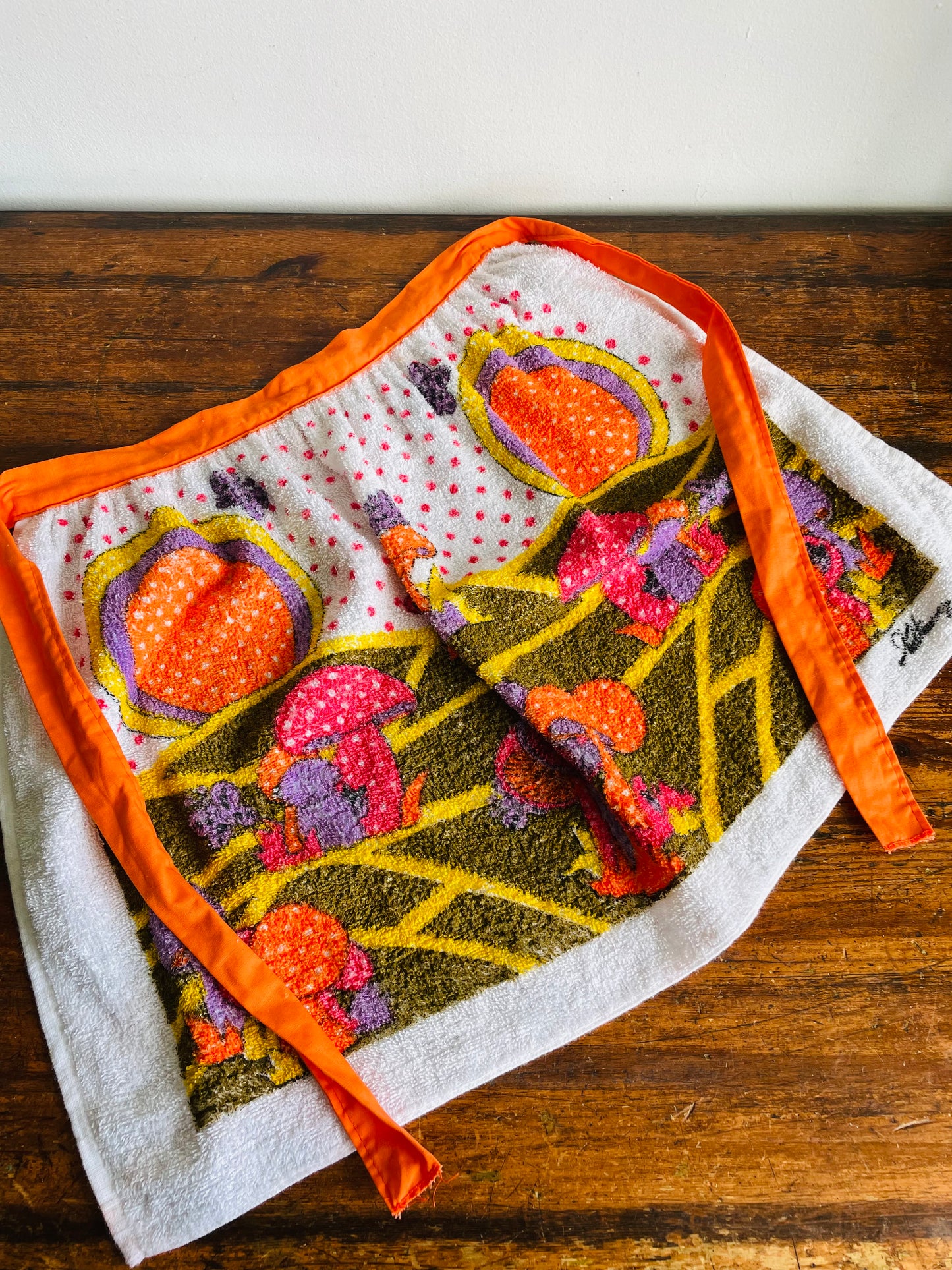 Vintage Kathaway Towel 100% Cotton Apron with Vibrant & Bright Mushroom Graphics - Made in Canada