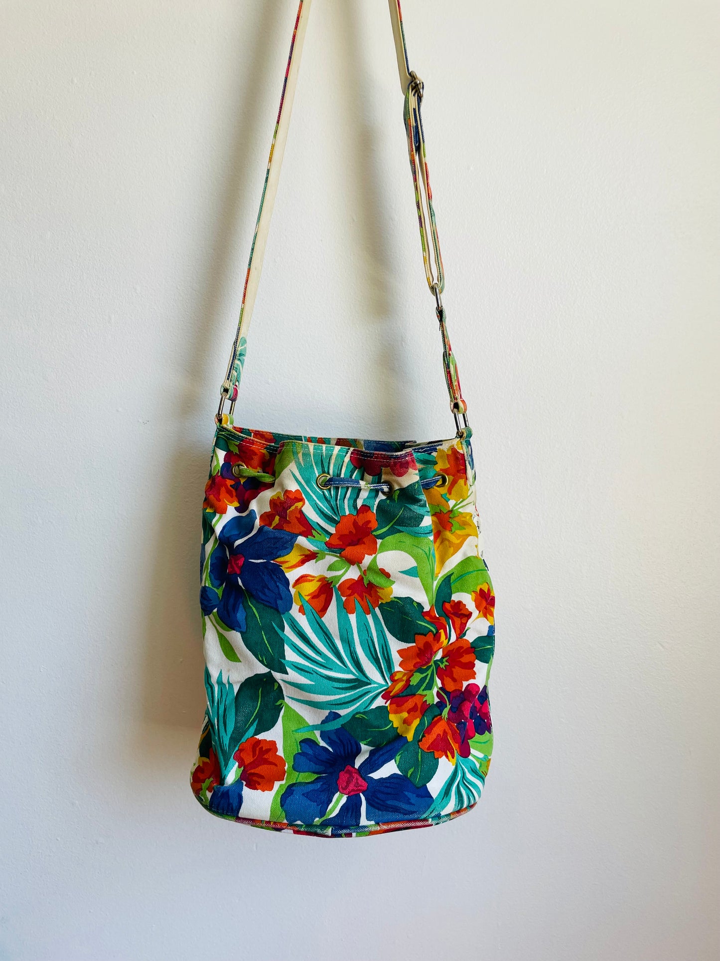 Tropical & Bright Liz Claiborne Accessories 100% Cotton Drawstring Bucket Pouch Purse with Multiple Compartments