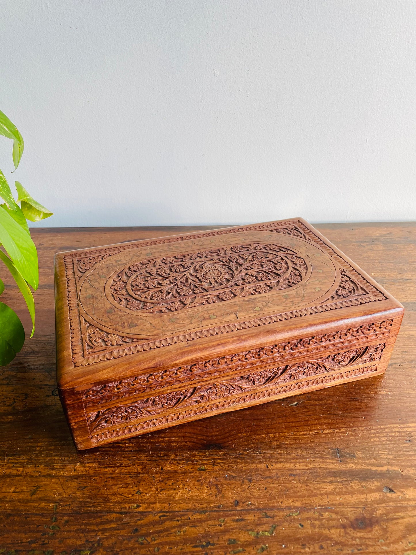 Large Indian Rosewood Jewellery Box with Hinged Lid, Velvet Lined Interior & Ornate Carved Flower with Brass Inlay Design