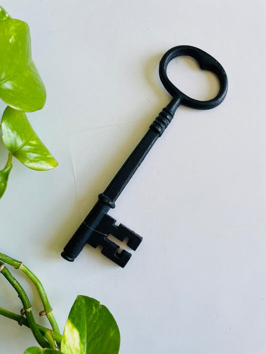 Large Black Cast Iron Skeleton Key