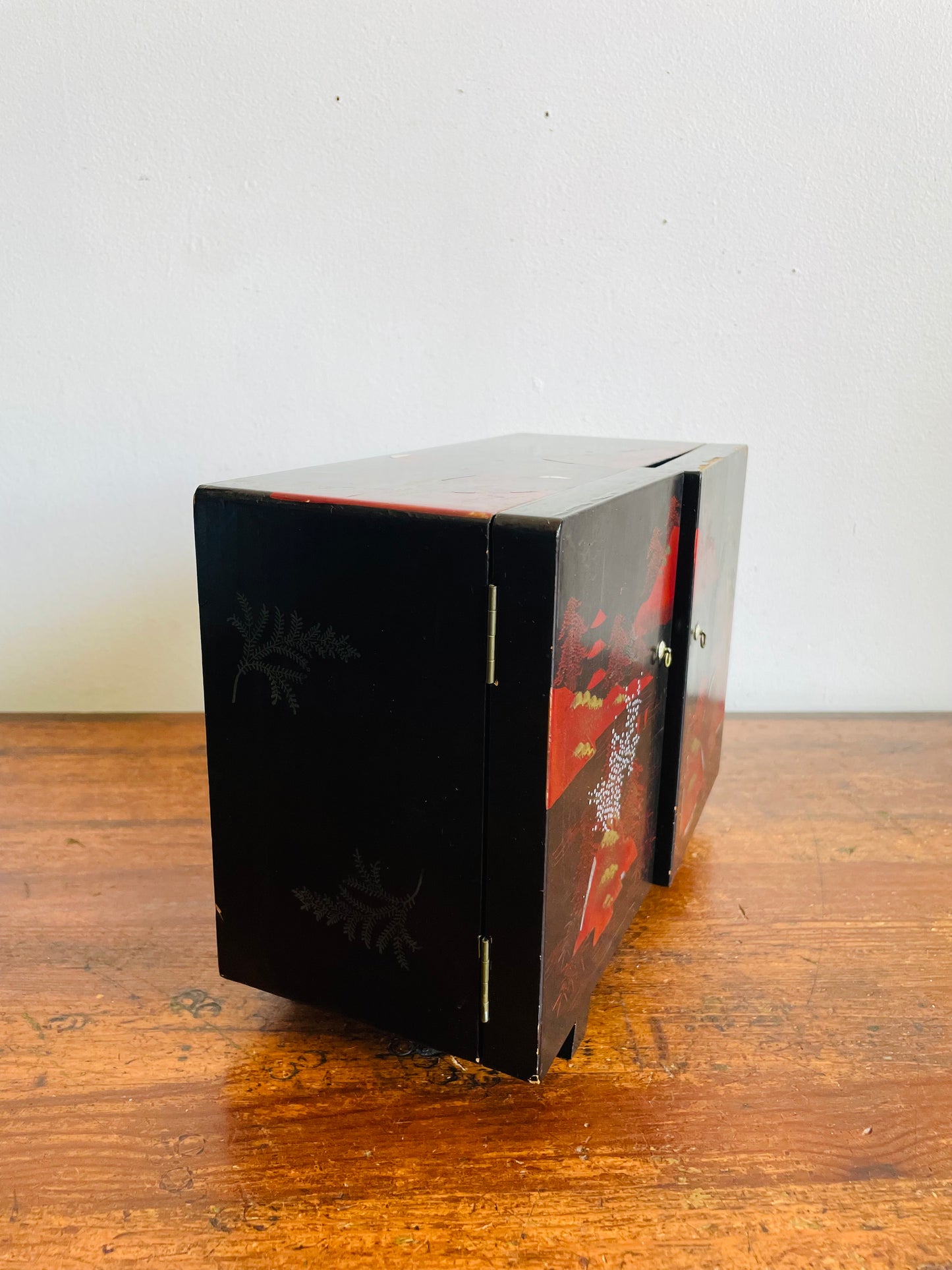 Vintage Japanese Black Lacquer Wood Musical Jewellery Box Cabinet with Mirrors, Drawers & Geisha Woman - Made in Japan - Tested/Works
