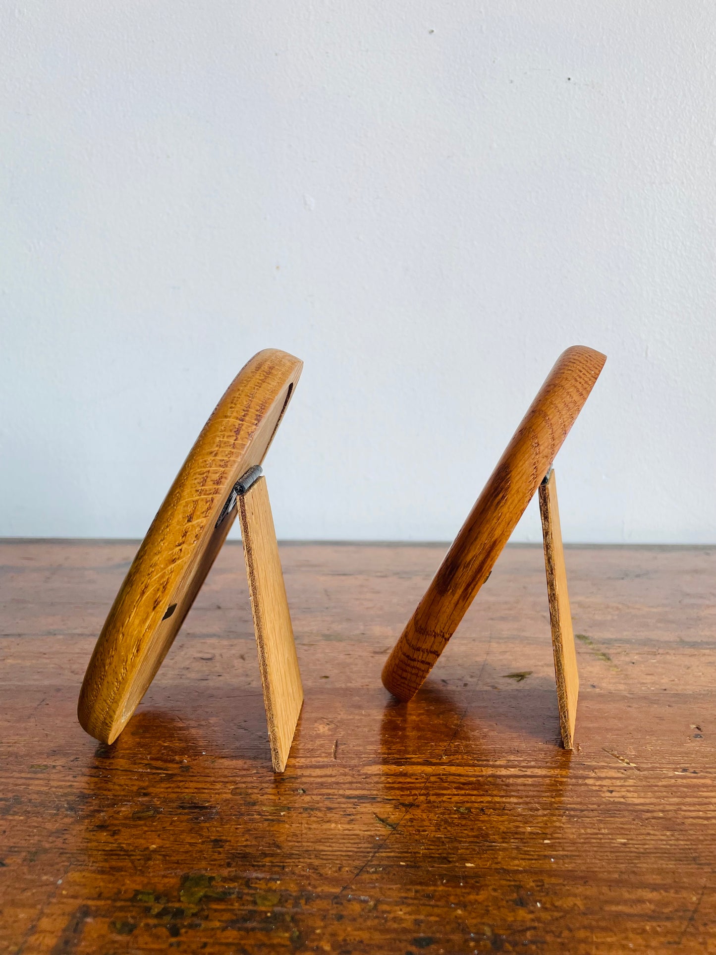 Vintage Pair of Oval Wood Picture Frames with Easel Backing - Set of 2 - 3" x 4.5" Photo Size