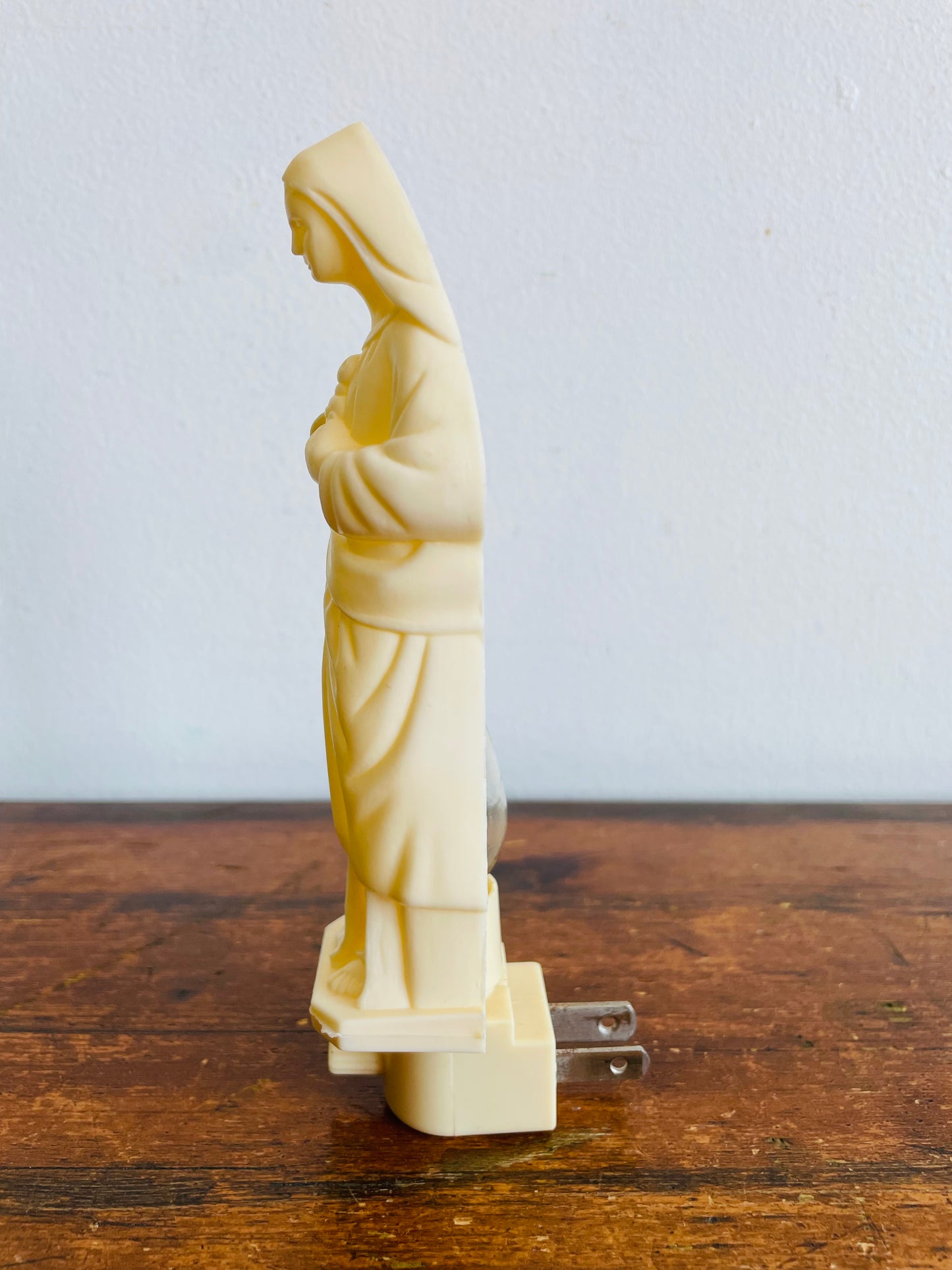 Vintage Molded Plastic Mary Night Light - Includes Brand New Bulb - Tested / Works!