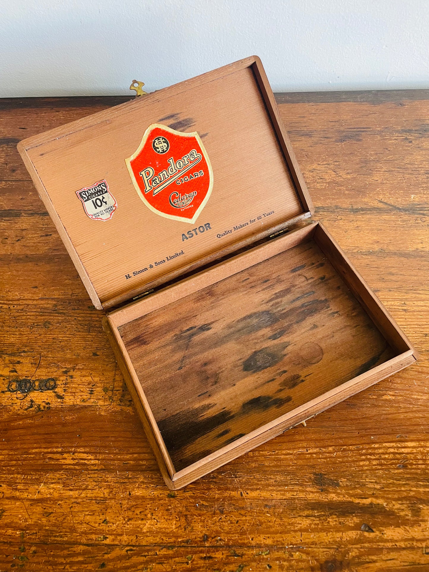 Pandora Cigars Wood Cigar Box with Latch Lid - Astor H. Simon & Sons Limited