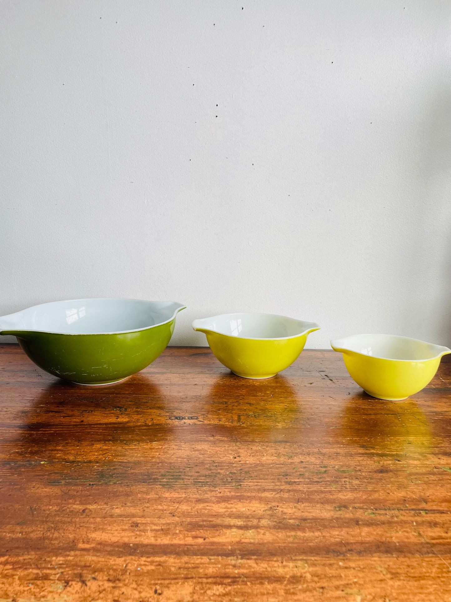Vintage Pyrex Verde Avocado Green Cinderella Nesting Bowls - Set of 3