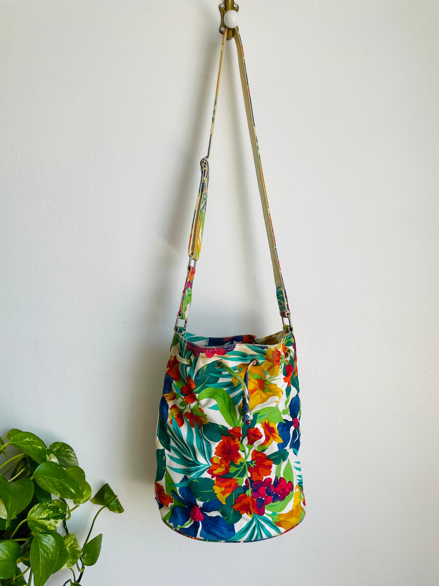 Tropical & Bright Liz Claiborne Accessories 100% Cotton Drawstring Bucket Pouch Purse with Multiple Compartments