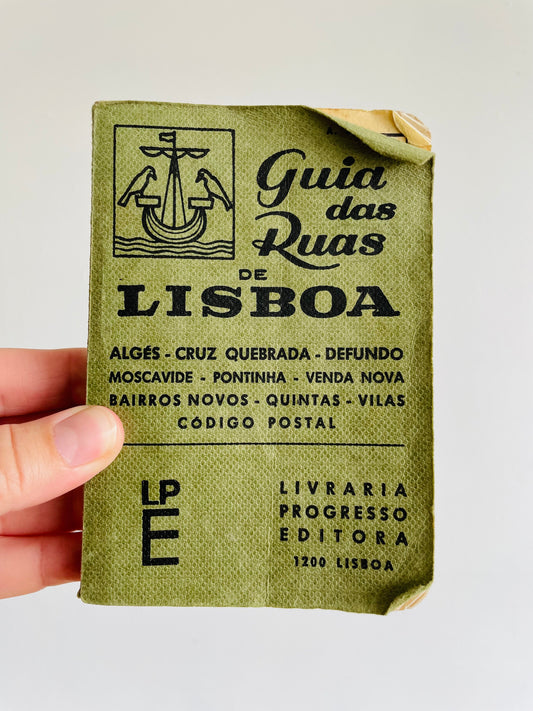 A. Martins Guia das Ruas de Lisboa (1979) Pocket Guidebook to the Streets of Lisbon  - Found in Lisbon, Portugal