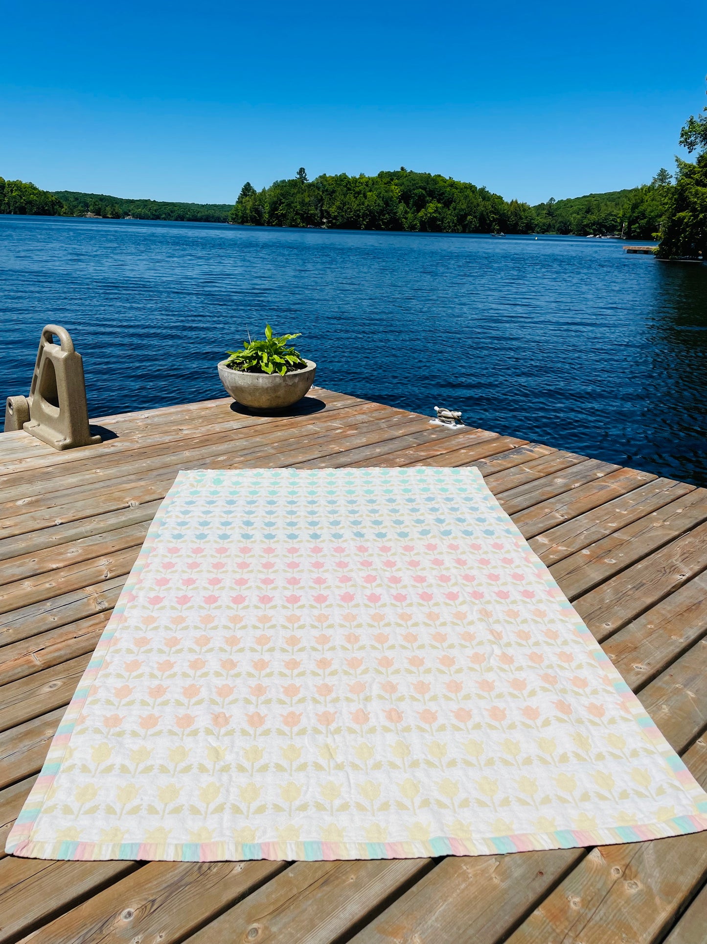 Adorable Reversible Tapestry Blanket with Pastel Tulip Print