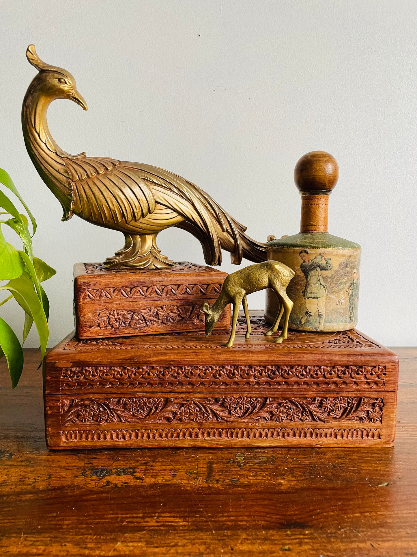 Large Indian Rosewood Jewellery Box with Hinged Lid, Velvet Lined Interior & Ornate Carved Flower with Brass Inlay Design