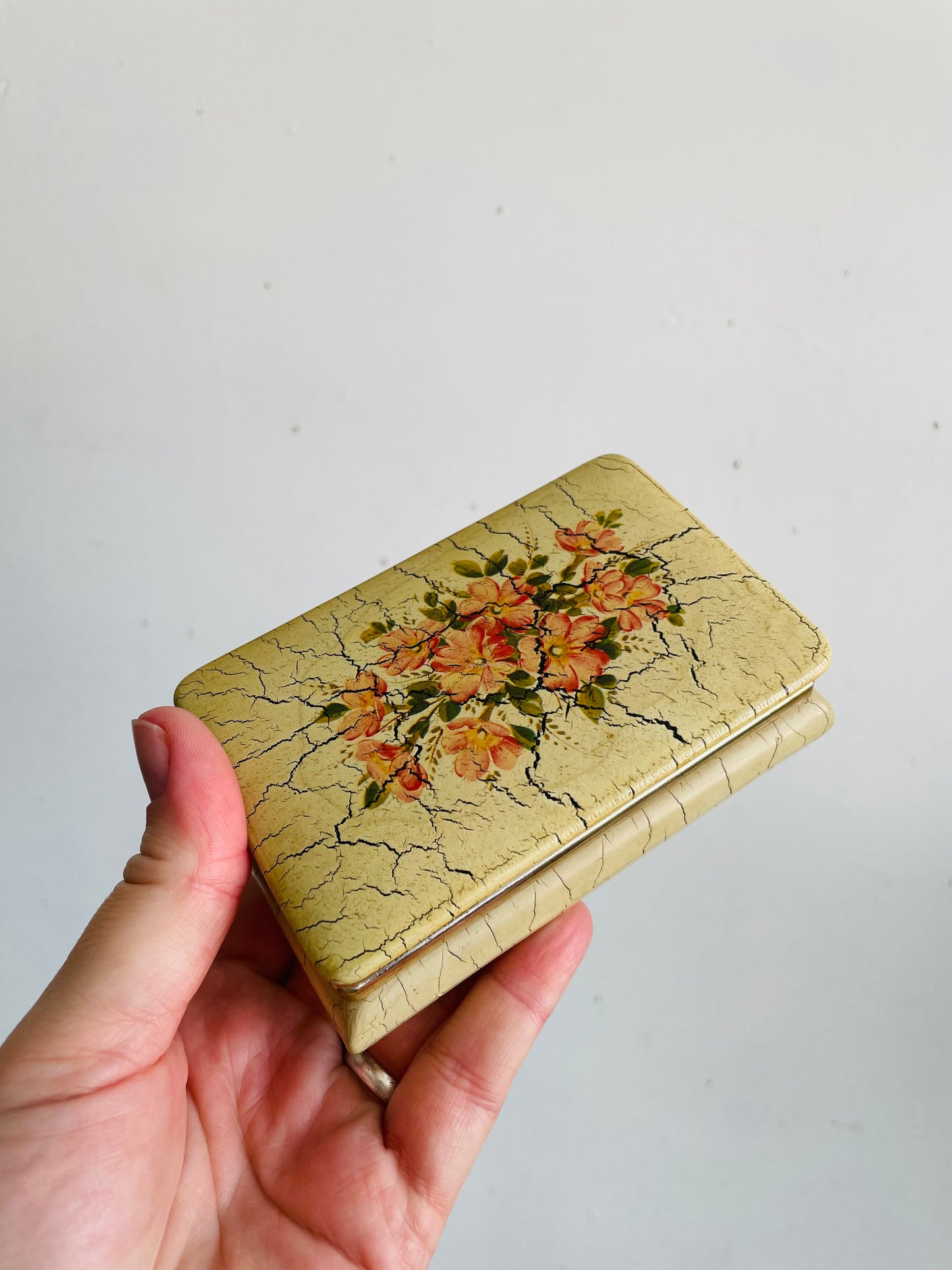 Vintage Crackled Cream Jewellery Trinket Box with Hinged Lid & Pink Flower Design