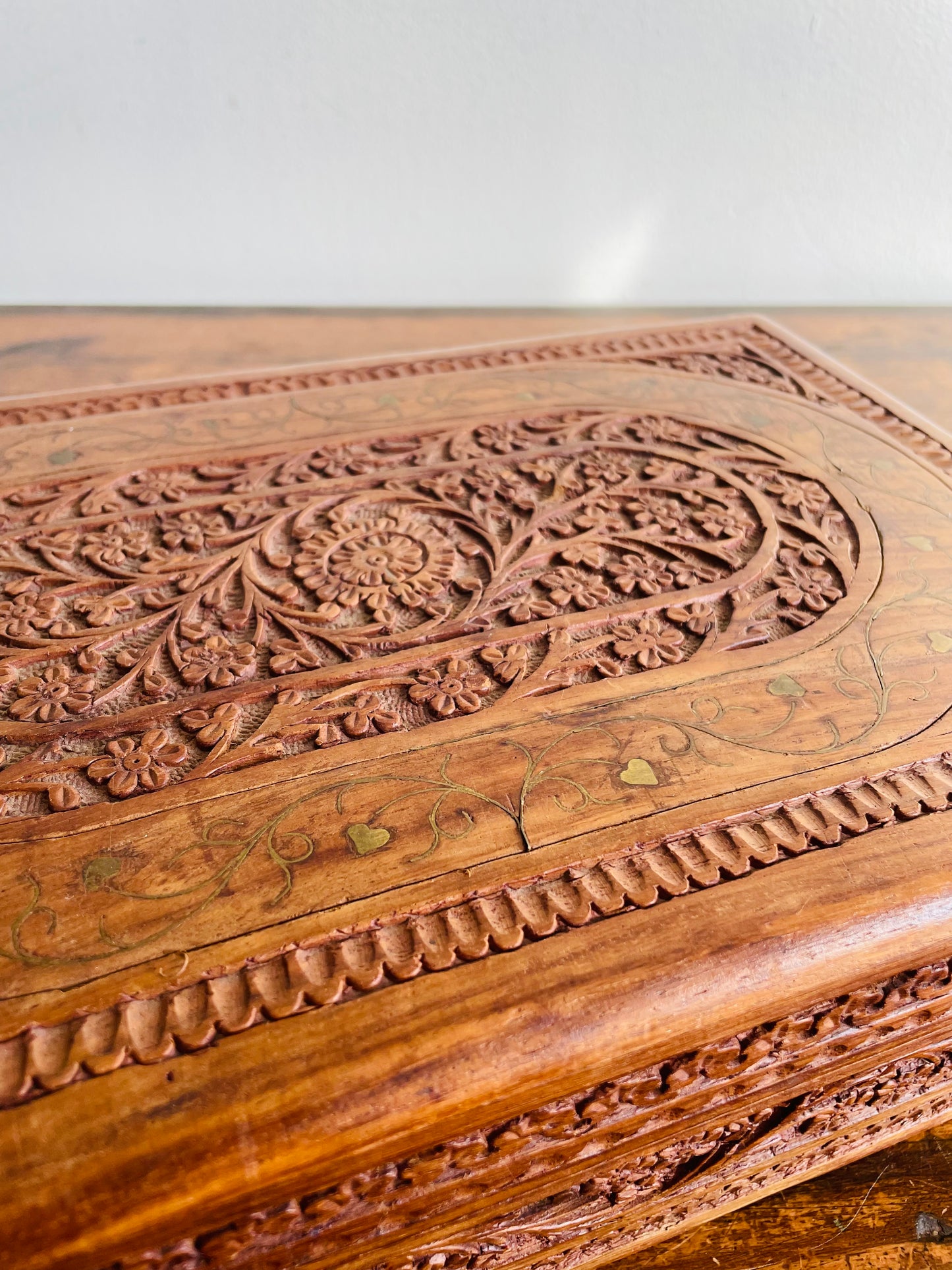 Large Indian Rosewood Jewellery Box with Hinged Lid, Velvet Lined Interior & Ornate Carved Flower with Brass Inlay Design