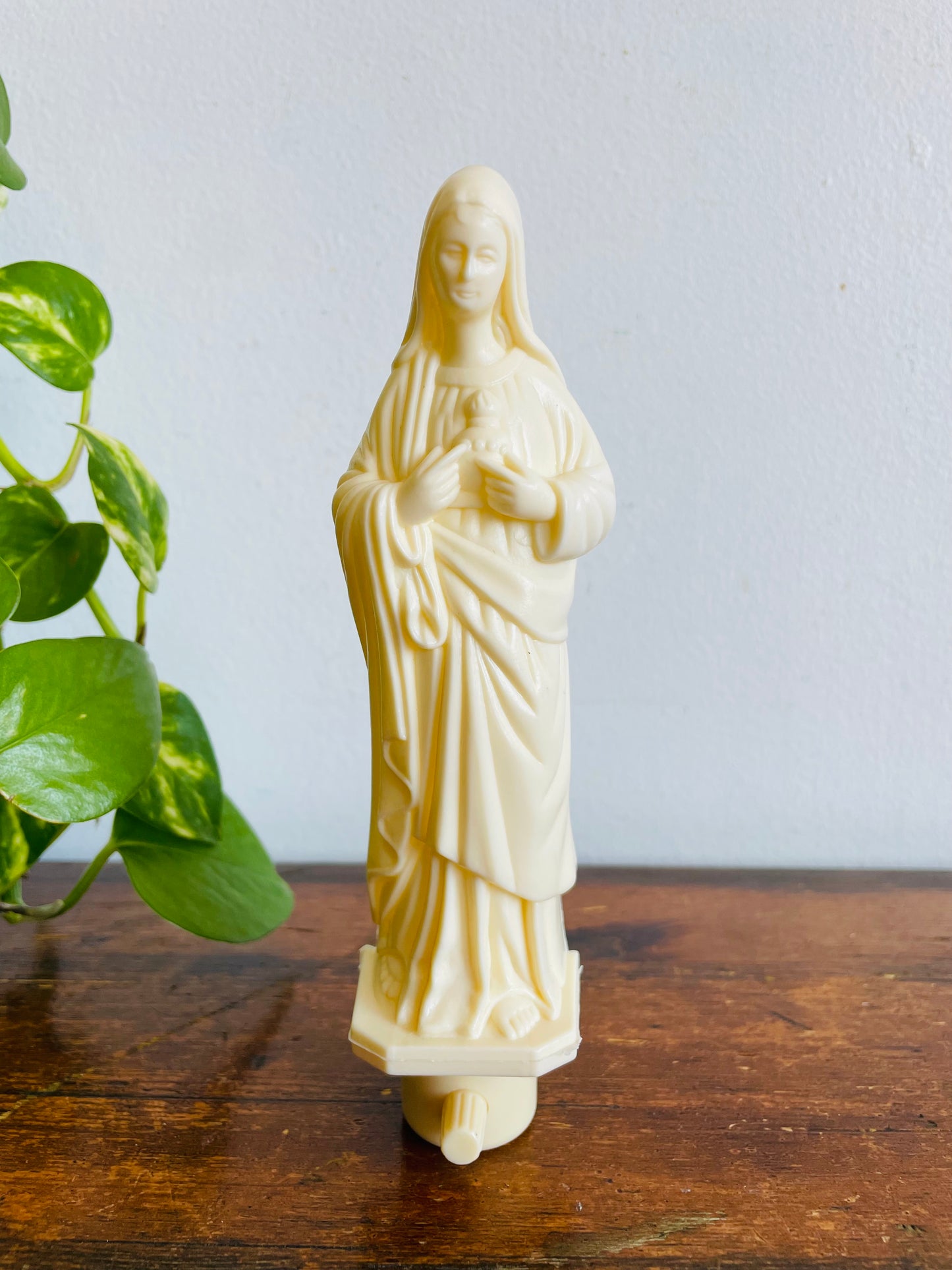 Vintage Molded Plastic Mary Night Light - Includes Brand New Bulb - Tested / Works!