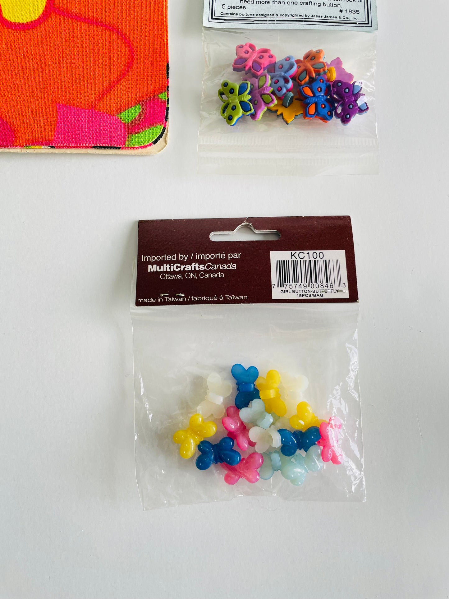 Vintage Groovy Sewing Notions Bundle - Peace, Flower Power, Butterfly, Stars & Shapes Buttons - Fuddle Duddle Floral Iron-On Patches - Rainbow Rick Rack - Bright & Fun!