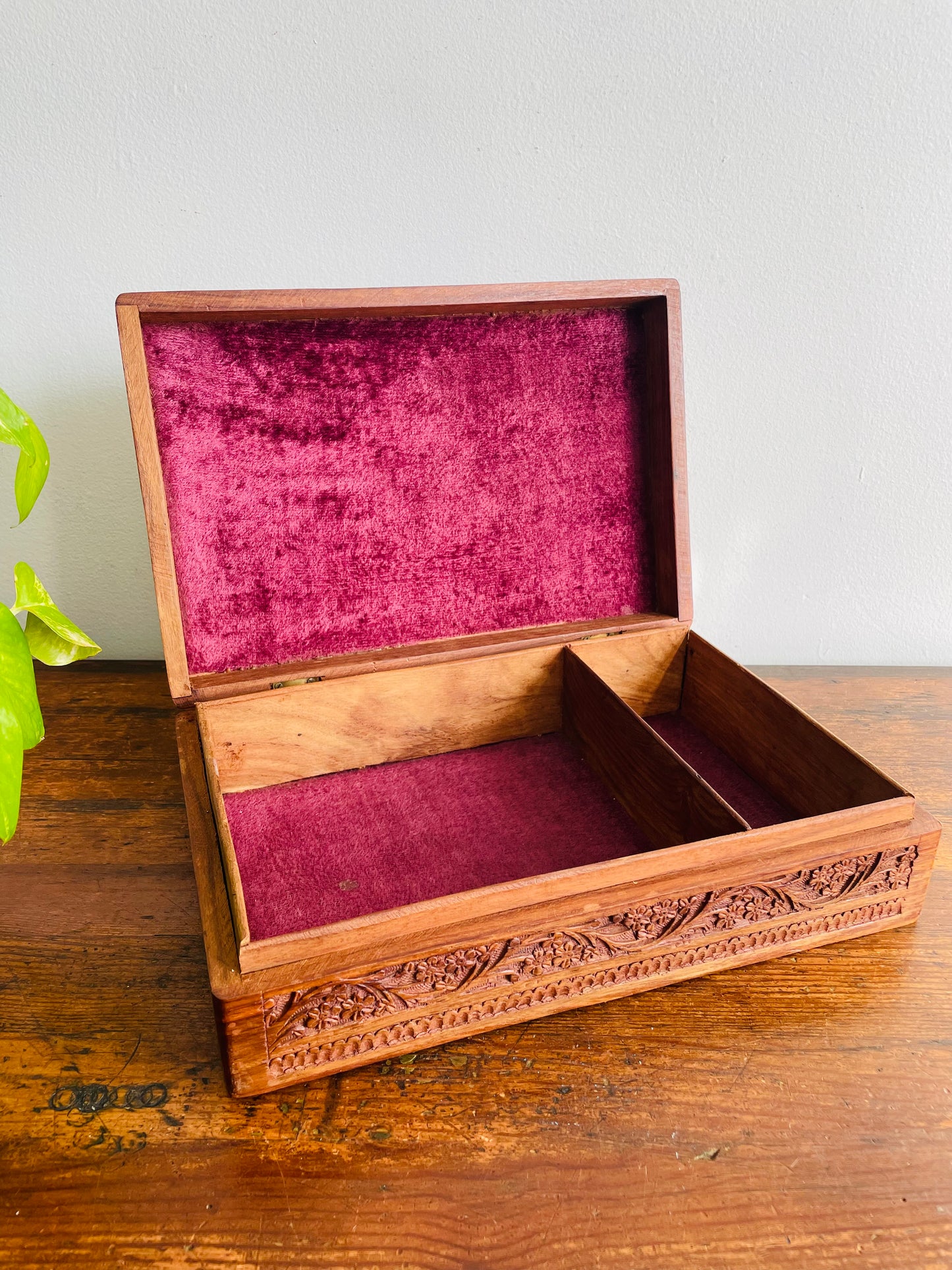 Large Indian Rosewood Jewellery Box with Hinged Lid, Velvet Lined Interior & Ornate Carved Flower with Brass Inlay Design