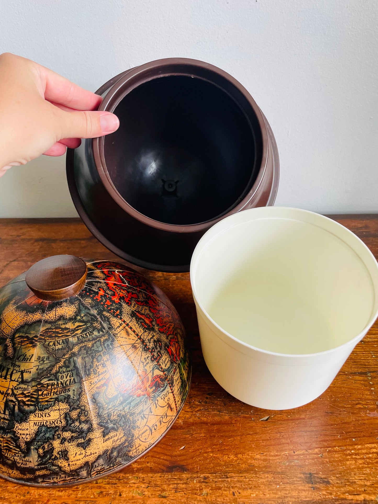 Vintage Mercurio D'Oro Old World Style Globe Ice Bucket - Made in Italy - Includes Stainless Steel Ice Tongs