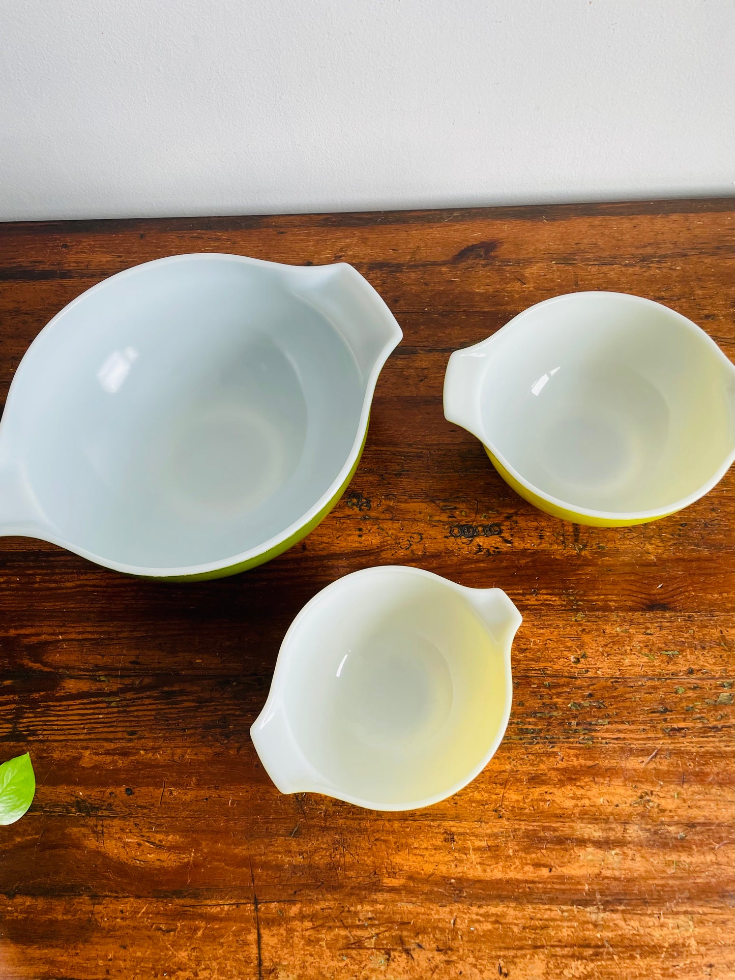 Vintage Pyrex Verde Avocado Green Cinderella Nesting Bowls - Set of 3