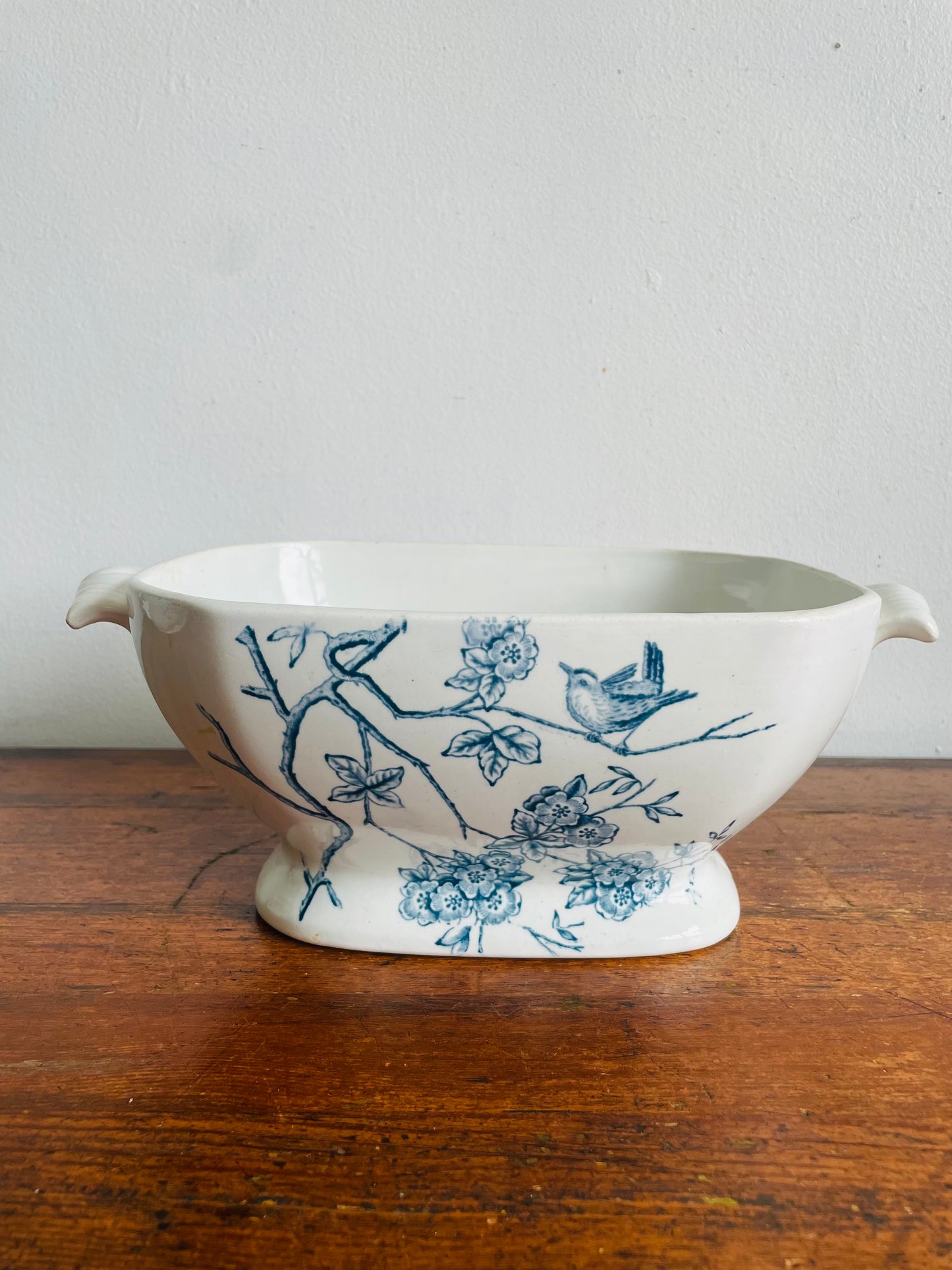 Antique Faiança Fina / Fine Earthenware Fábrica d'Alcântara Lisbon Portugal Tureen Planter Pot Bowl with Blue Bird & Flower Transferware Design & Handles