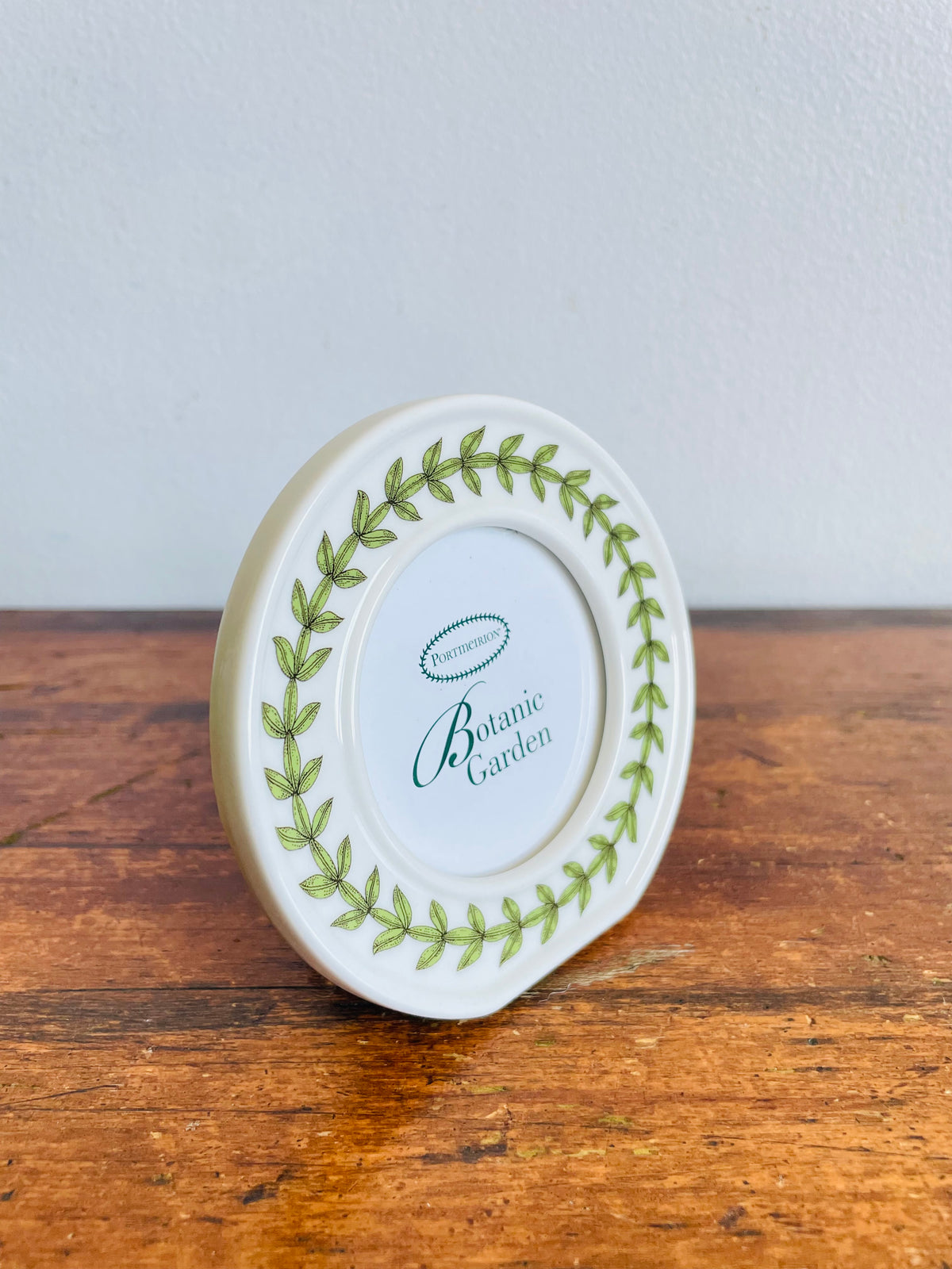 Vintage Portmeirion Botanic Garden Round Miniature Picture Frame with Easel Back & Leaf Design - 2.1" x 2.1" Photo Size