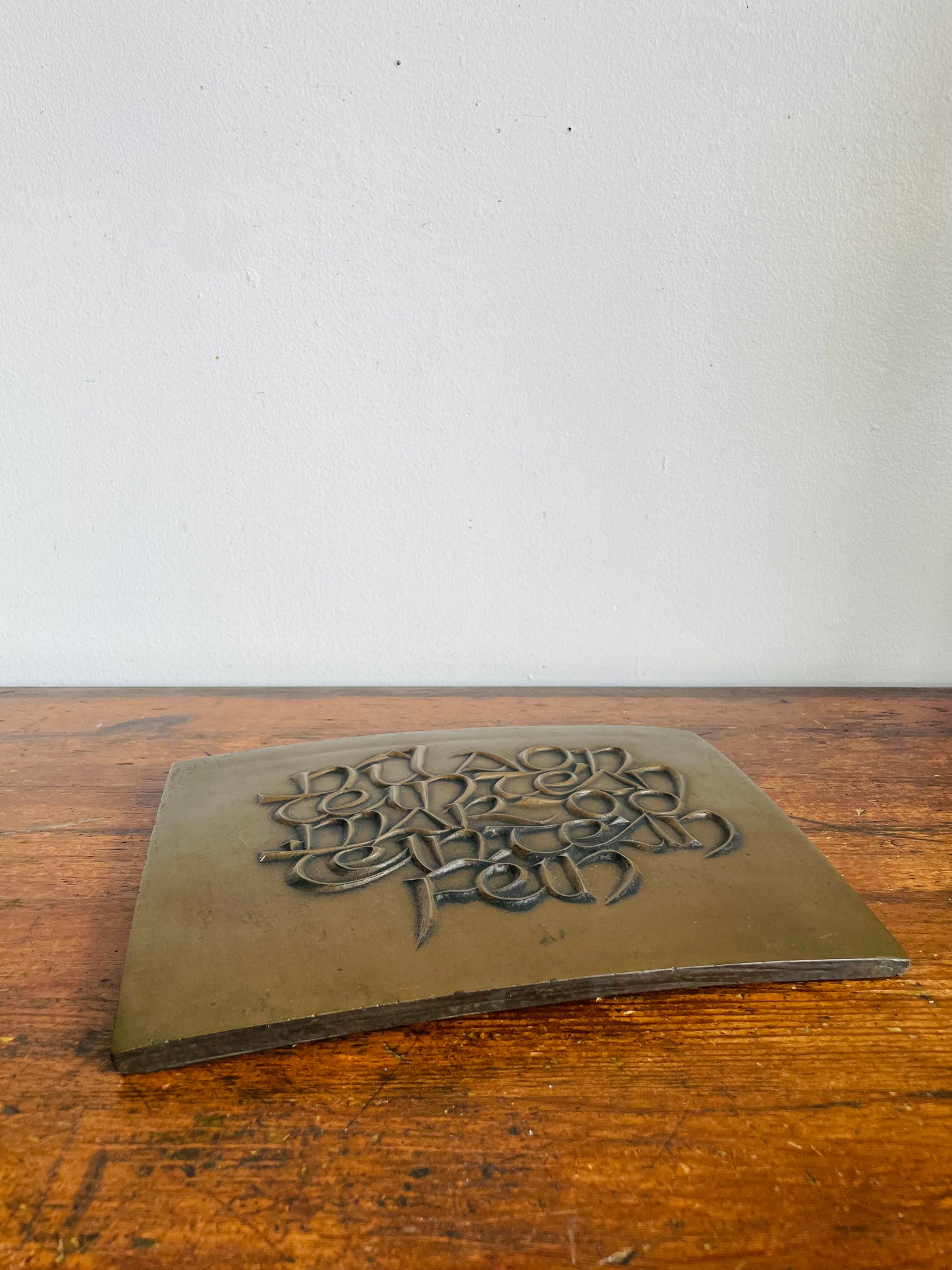 Vintage Wild Goose Studio Wall Hanging Cold Cast Plaque Picture with Irish Gaelic Proverb - There is No Fireside Like Your Own Fireside - Made in Kinsale,Ireland by Artist Oisin Kelly