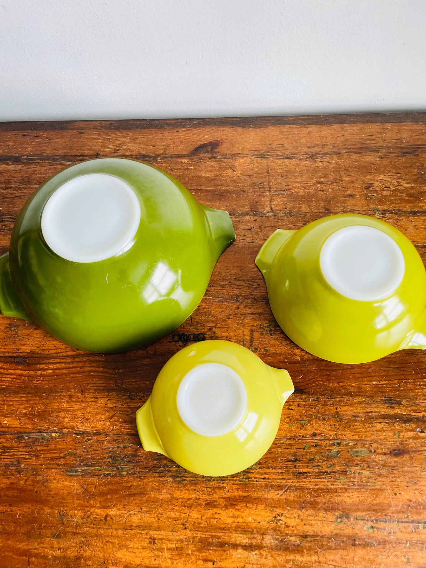Vintage Pyrex Verde Avocado Green Cinderella Nesting Bowls - Set of 3