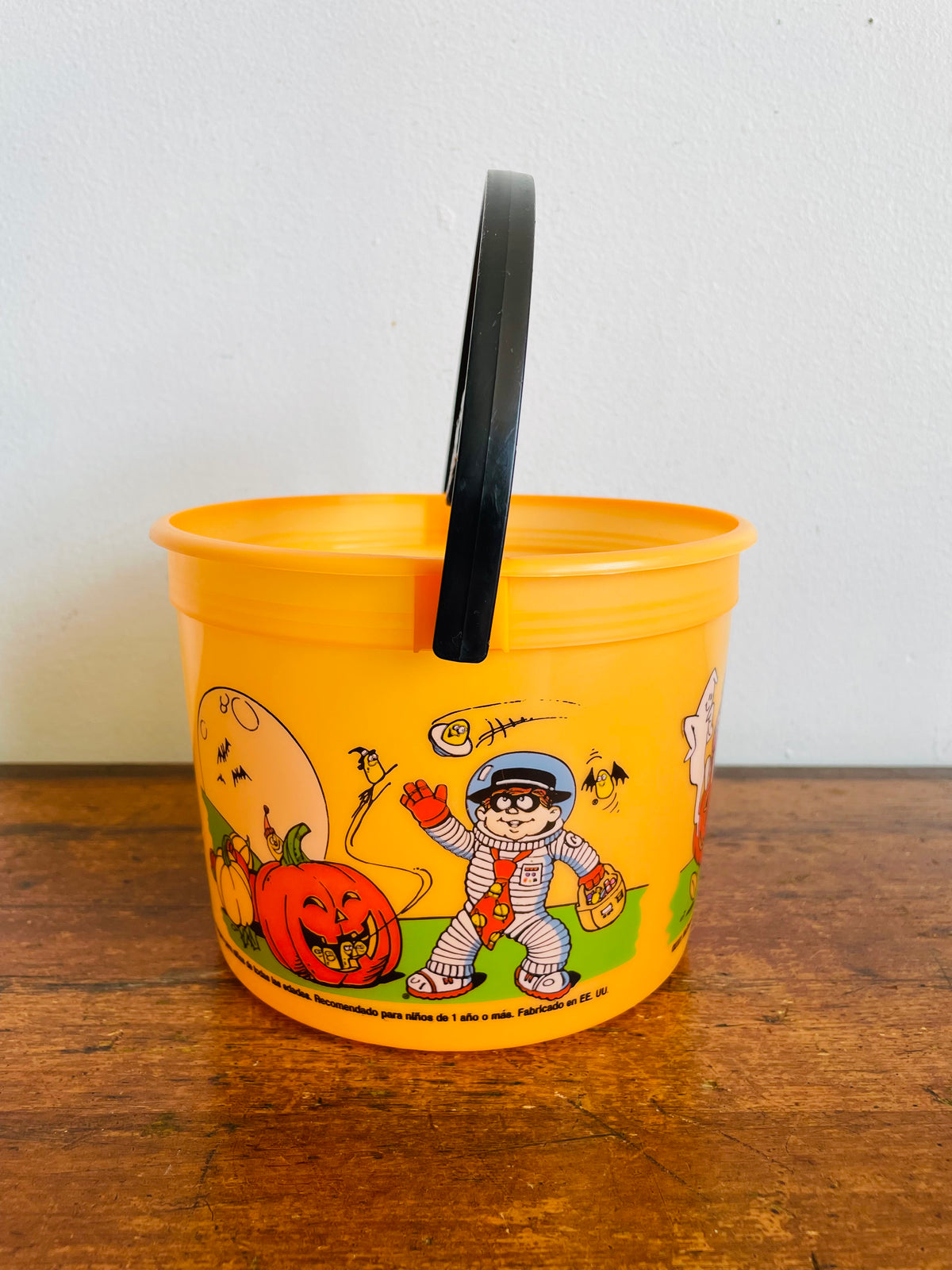 Vintage 2001 McDonald's Orange Plastic Trick or Treat Halloween Bucket with Bat Handle #1