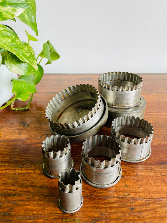 Metal Container with Nesting Scalloped Biscuit Cookie Cutters - Set of 6