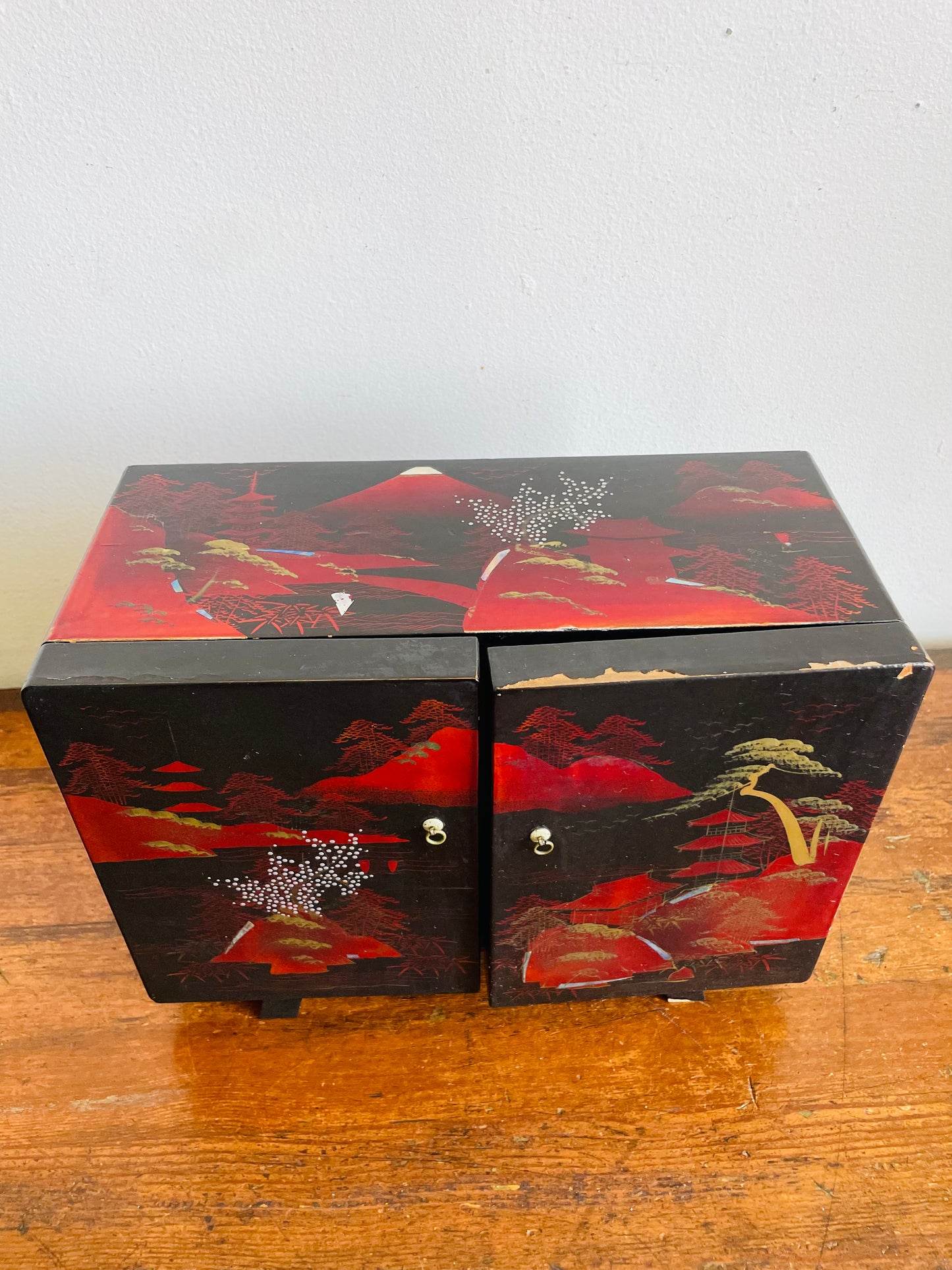 Vintage Japanese Black Lacquer Wood Musical Jewellery Box Cabinet with Mirrors, Drawers & Geisha Woman - Made in Japan - Tested/Works
