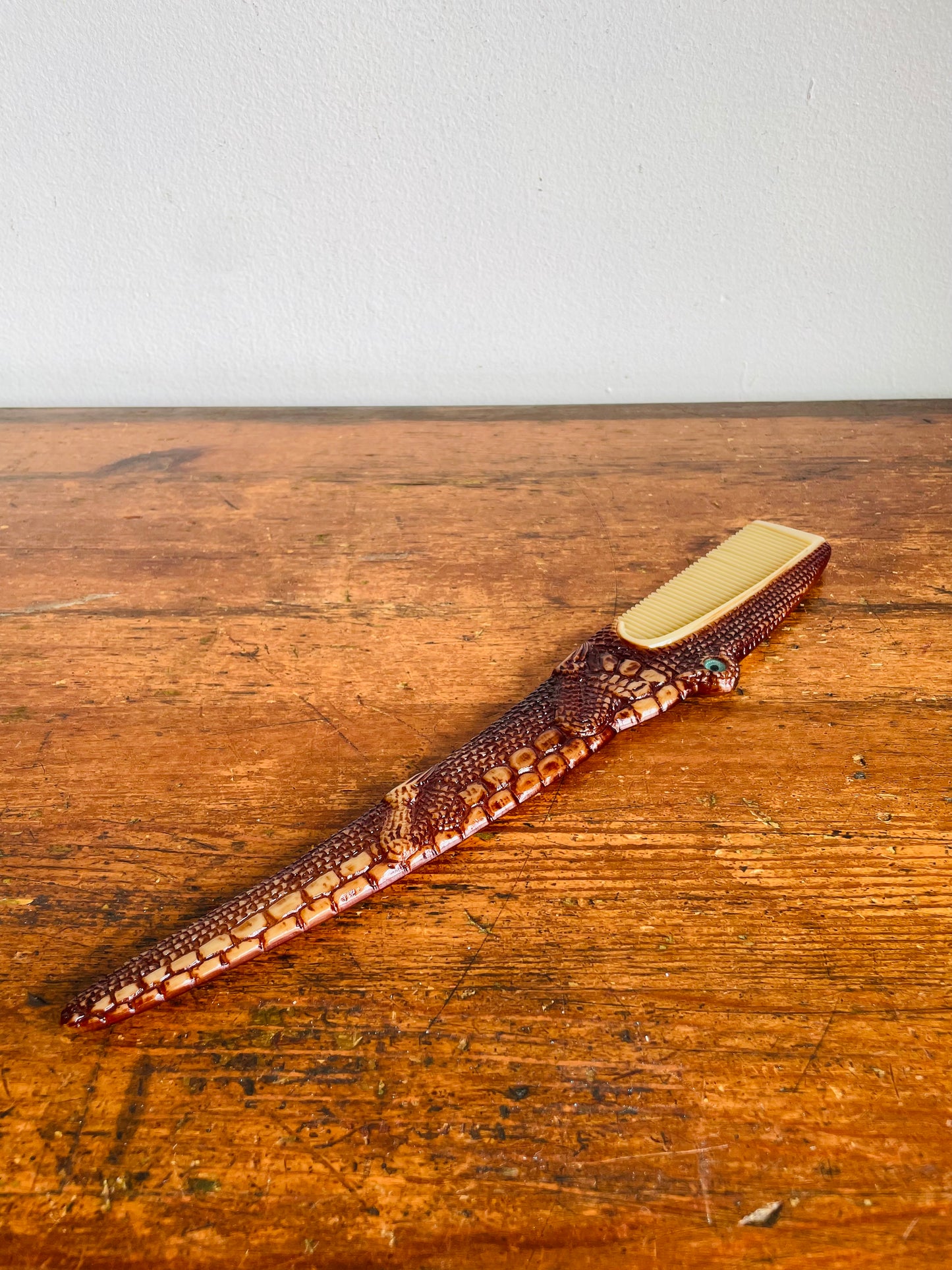 Vintage Crocodile / Alligator with Blue Eyes Textured Plastic Hair Comb