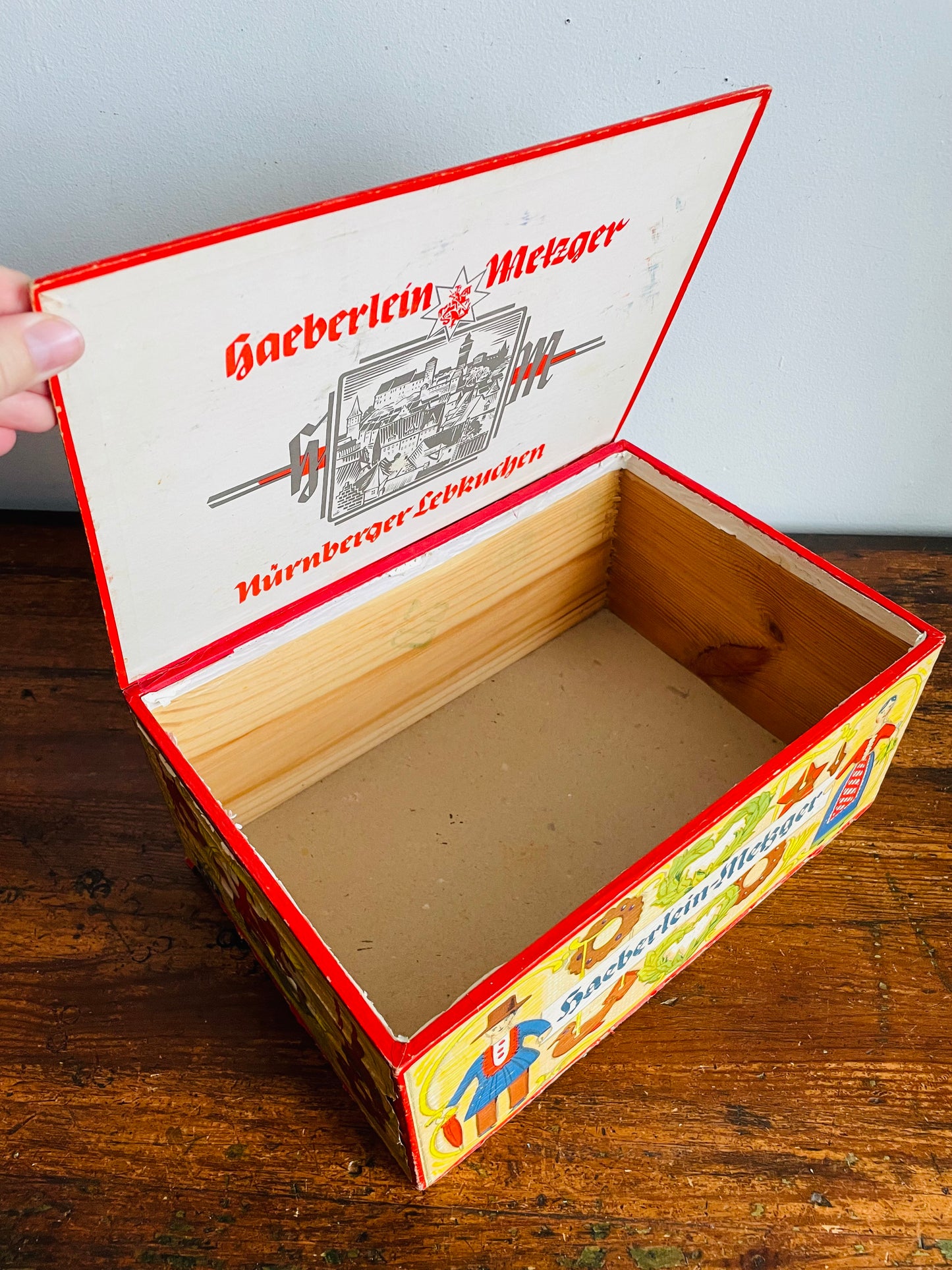 Vintage German Gingerbread Wood Cookie Box with Lid & Bright Illustrations - Haeberlein-Metzger - Nürnberger Lebkuchen