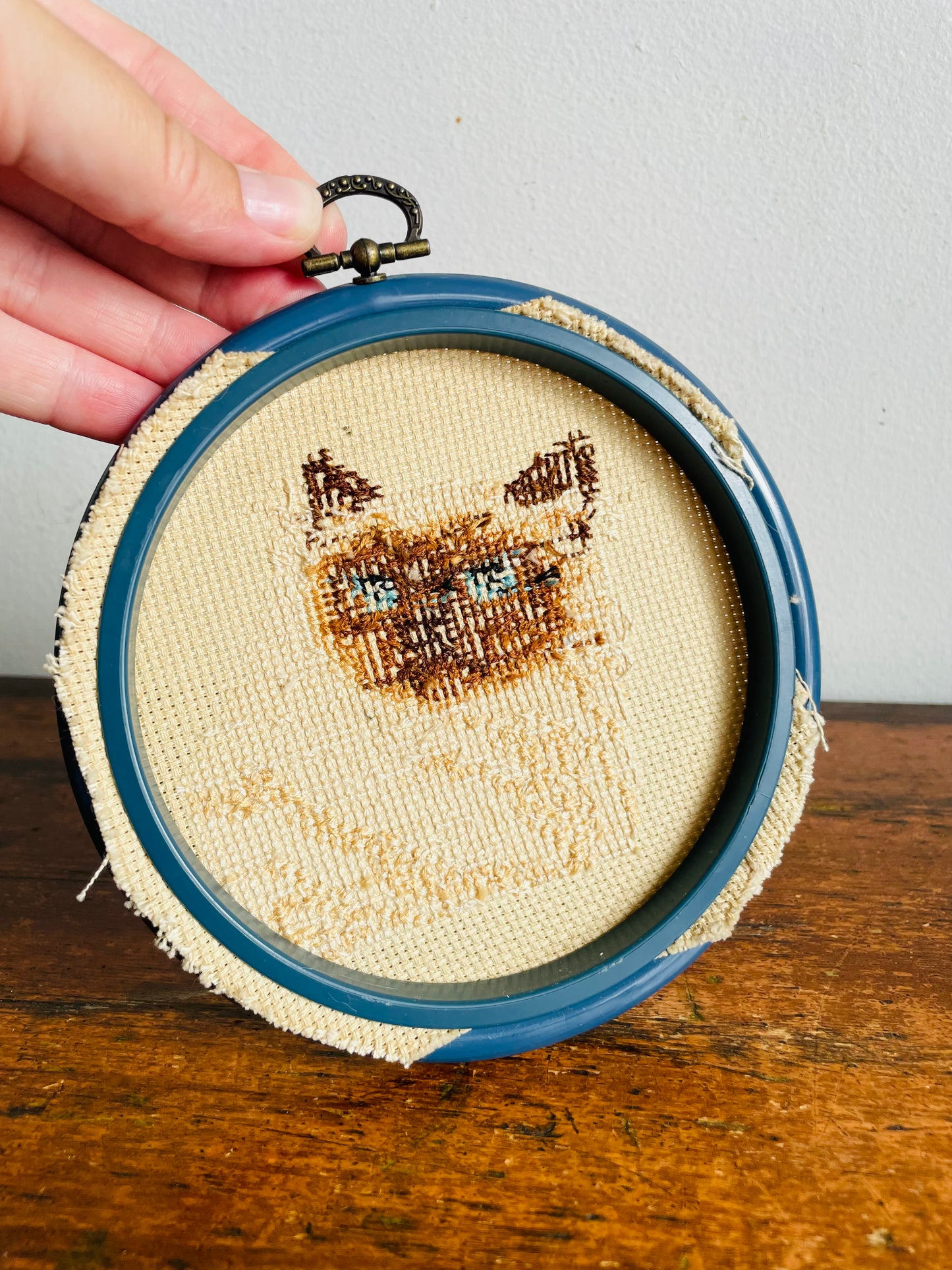 Vintage Siamese Cat Cross Stitch Embroidery Picture in Round Blue Frame