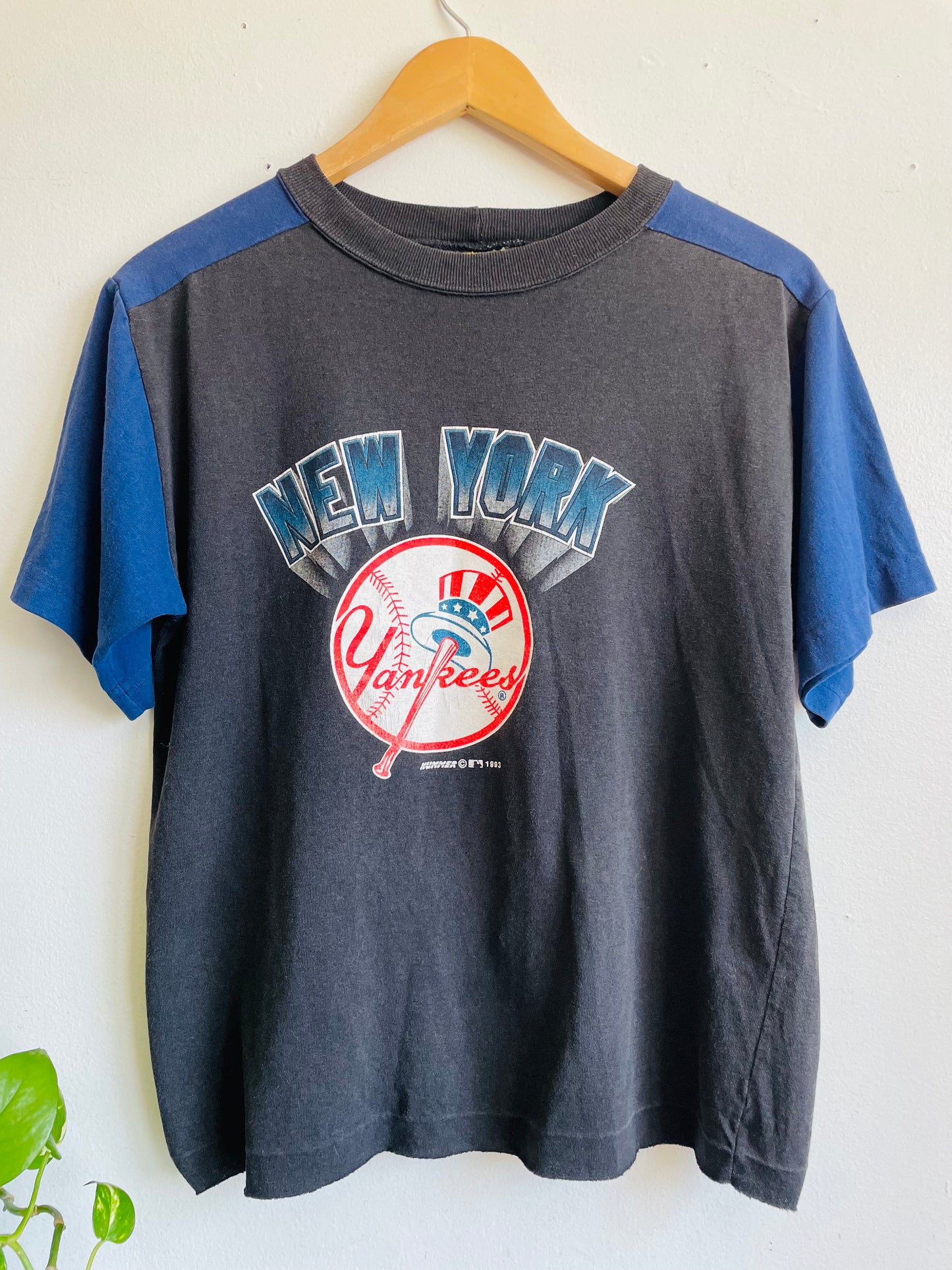 Vintage 1993 New York Yankees Baseball T-Shirt - Hummer Sportswear - Youth Size Large / Women's Size XS/Small