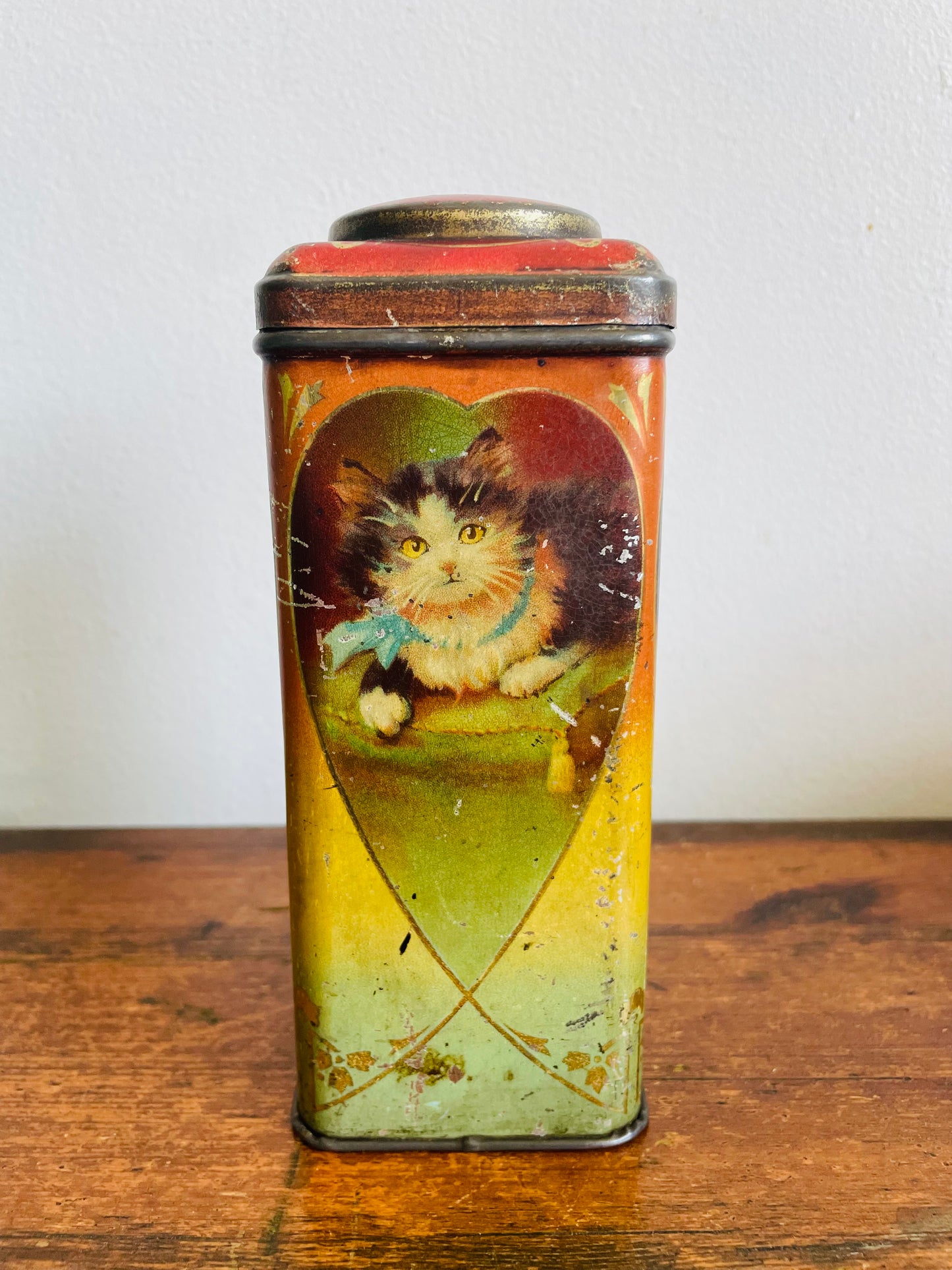 Vintage Cat Tin With Hinged Lid - Heart & Kitten Design - Black & White / Orange & White Kittens