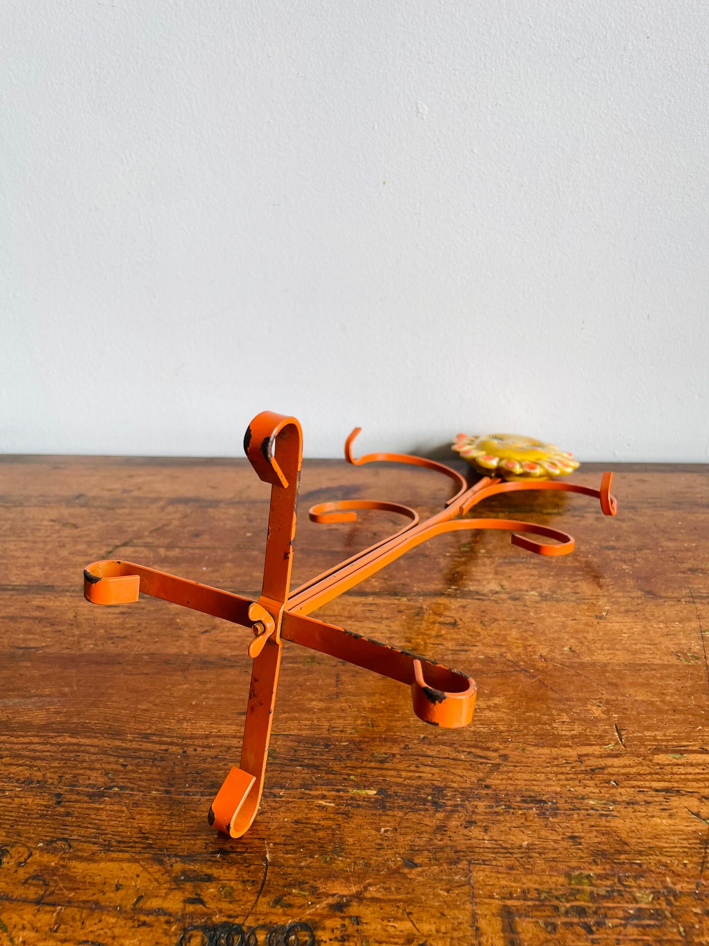 Vintage Bright, Fun & Adorable Metal Orange Sunshine Mug Tree Rack Hook Hanger - Could Also Be Used to Hang Jewellery!