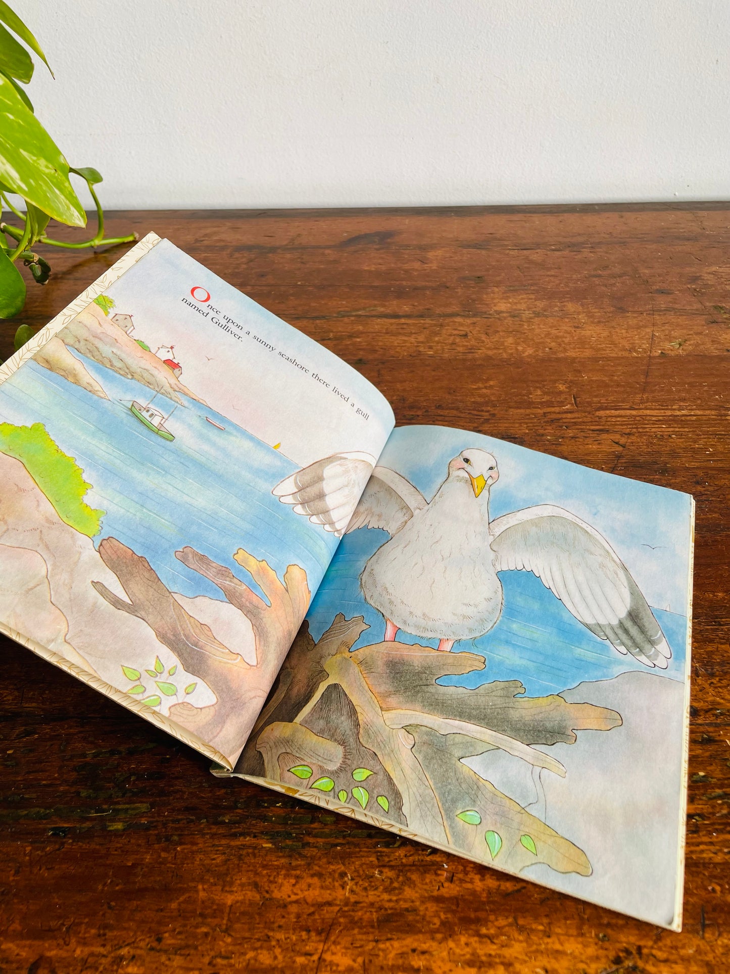 Vintage A Little Golden Book - The Gull That Lost the Sea - Hardcover (1984)