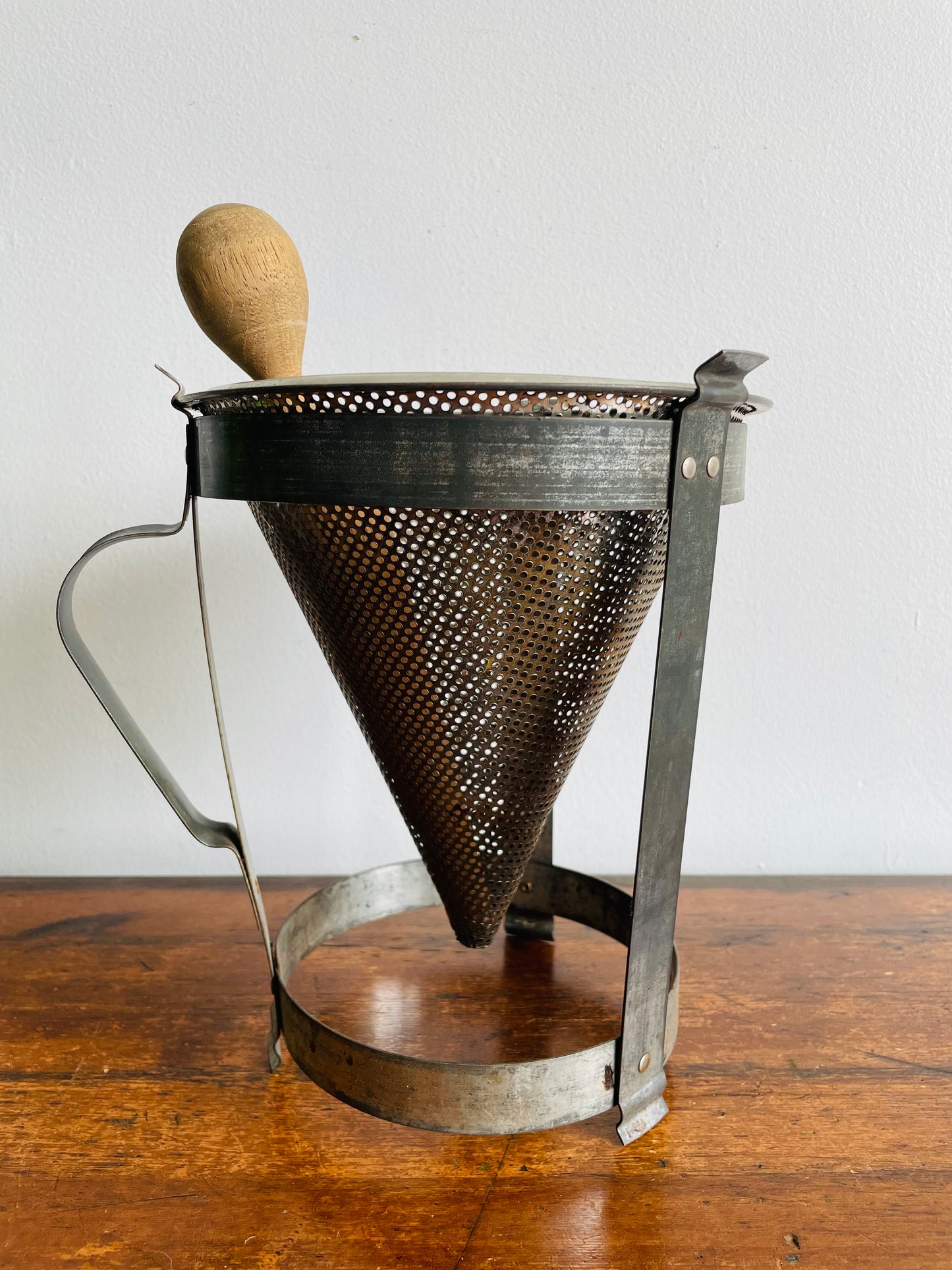 Steel Cone Sieve Colander Strainer with Wood Pestle