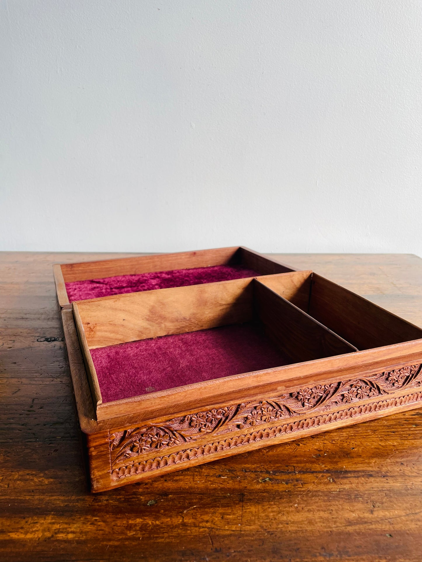 Large Indian Rosewood Jewellery Box with Hinged Lid, Velvet Lined Interior & Ornate Carved Flower with Brass Inlay Design