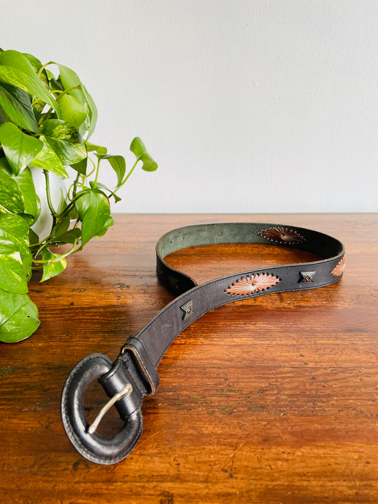 Liz Claiborne Accessories Genuine Leather Belt Style 2750 Size Small - Made in Taiwan