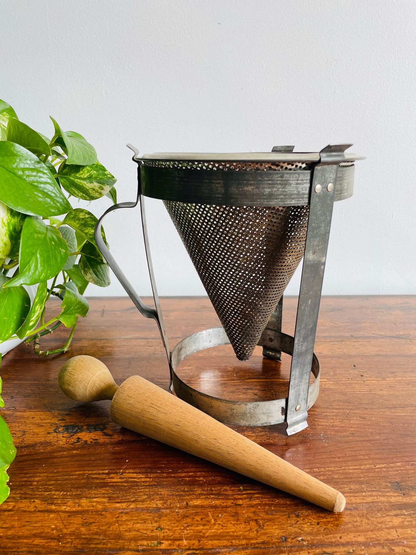 Steel Cone Sieve Colander Strainer with Wood Pestle