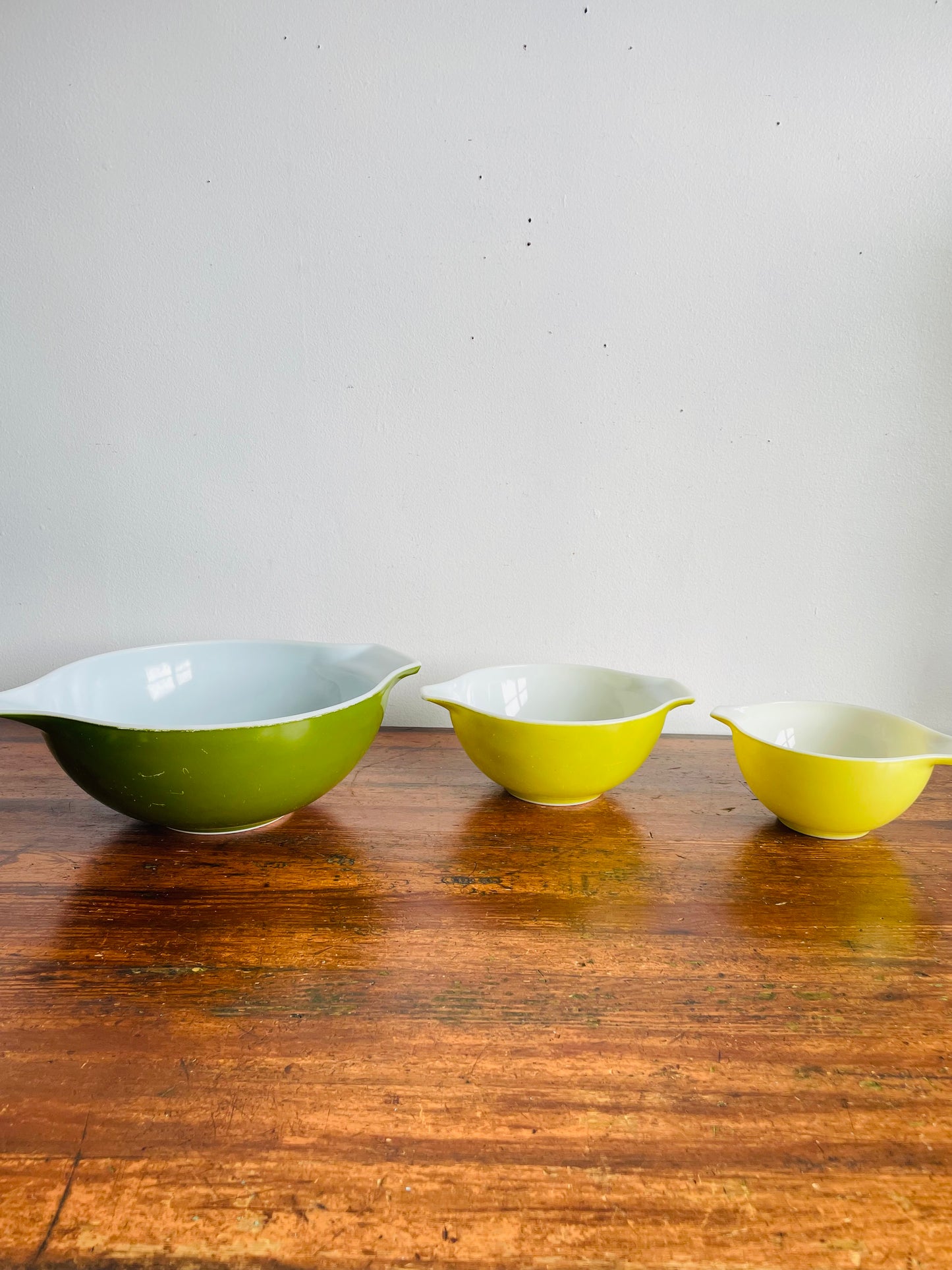 Vintage Pyrex Verde Avocado Green Cinderella Nesting Bowls - Set of 3