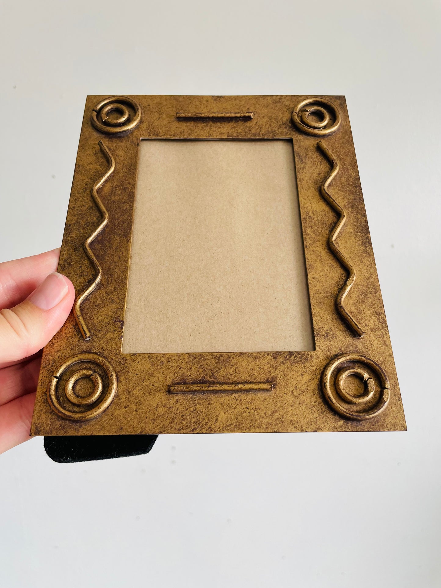 Vintage 1990s Style Gold Tone Metal Picture Frame with Swirl & Squiggle Design - Easel Backing - 3" x 4.5" Photo Size