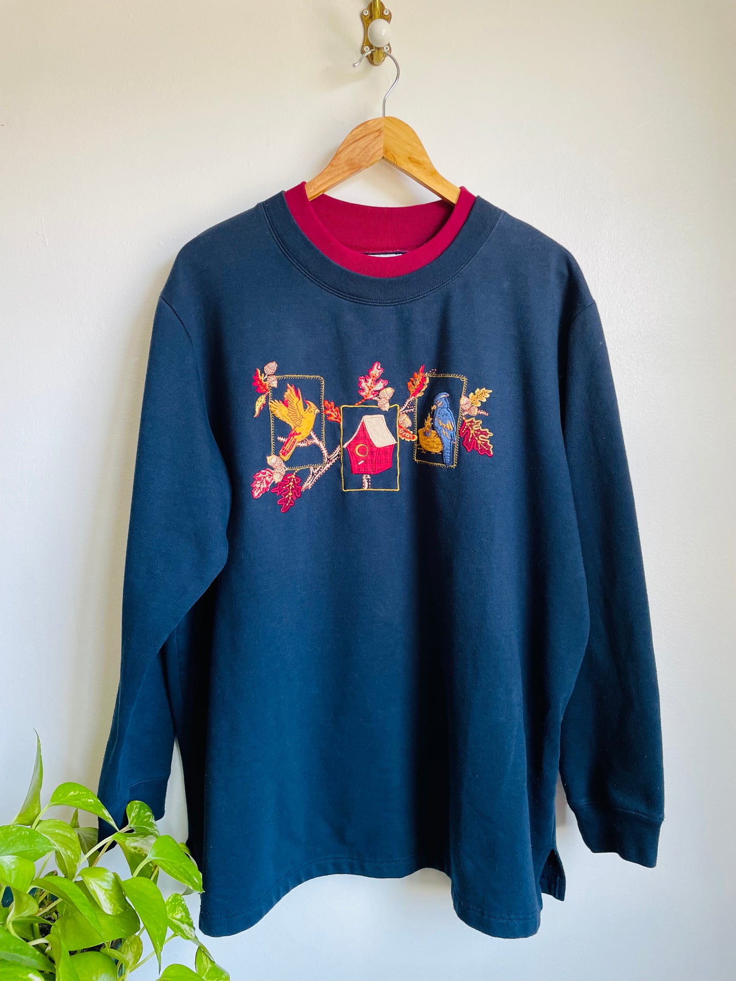 Bobbie Brooks Woman Navy Blue Crewneck Sweatshirt with Embroidered Autumn Leaves & Bird Design - Size 18-20W