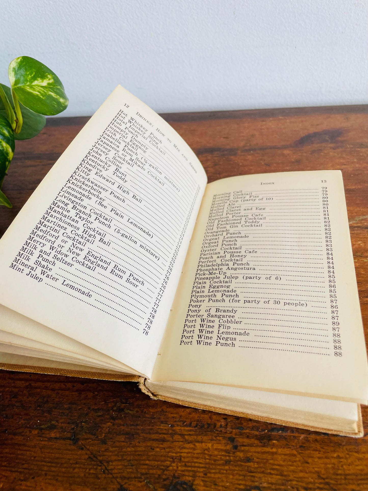 Vintage Bartenders Guide: Drinks How To Mix & How To Serve Clothbound Hardcover Pocket Book by Paul E. Lowe (1943)