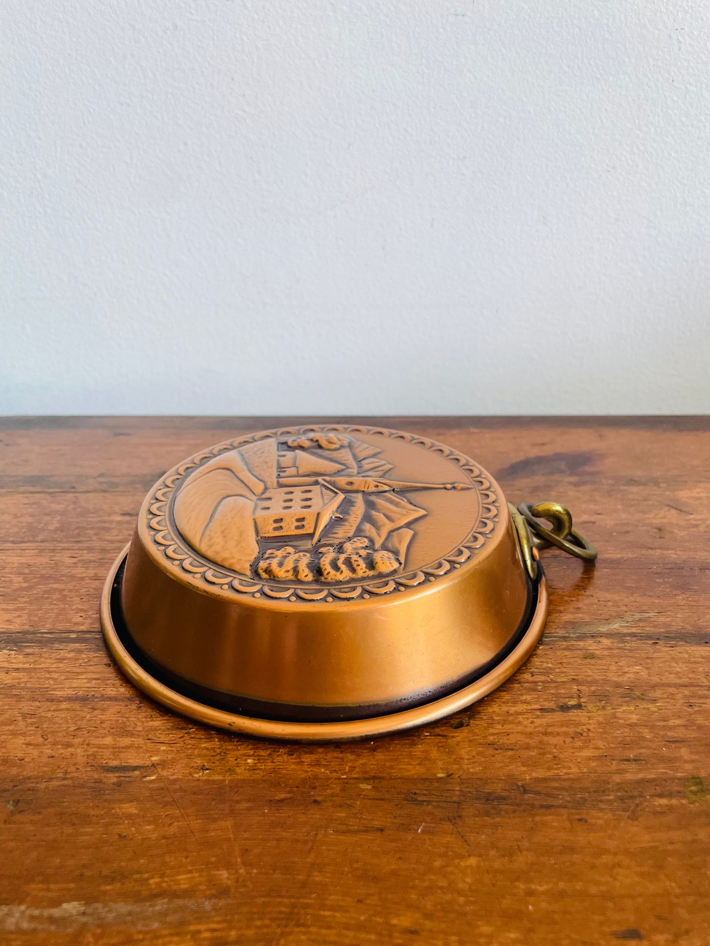 Vintage Round Copper Pan Jelly Mold Wall Hanging with Brass Hook for Hanging - European Village & Mountain Scene