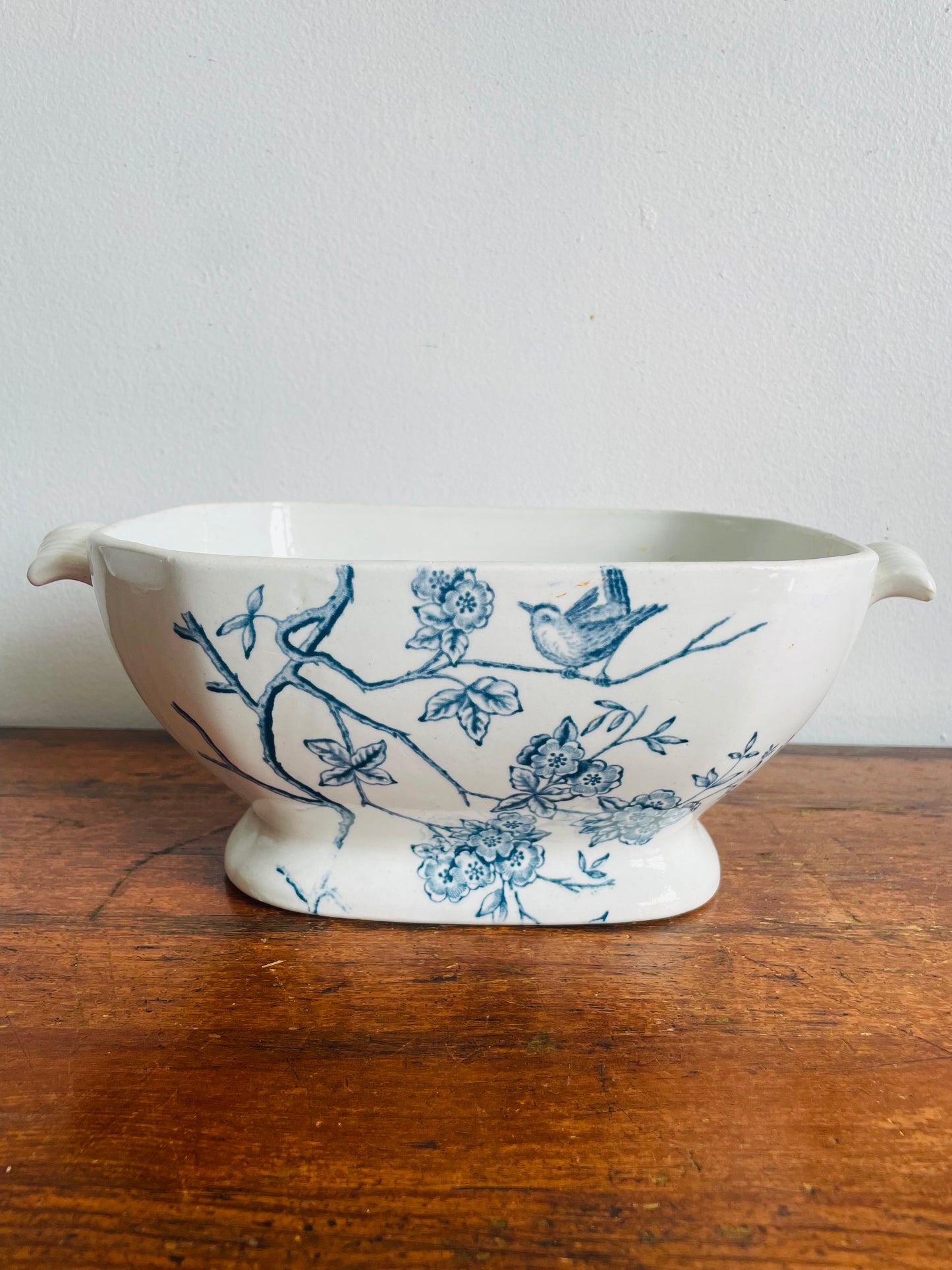 Antique Faiança Fina / Fine Earthenware Fábrica d'Alcântara Lisbon Portugal Tureen Planter Pot Bowl with Blue Bird & Flower Transferware Design & Handles